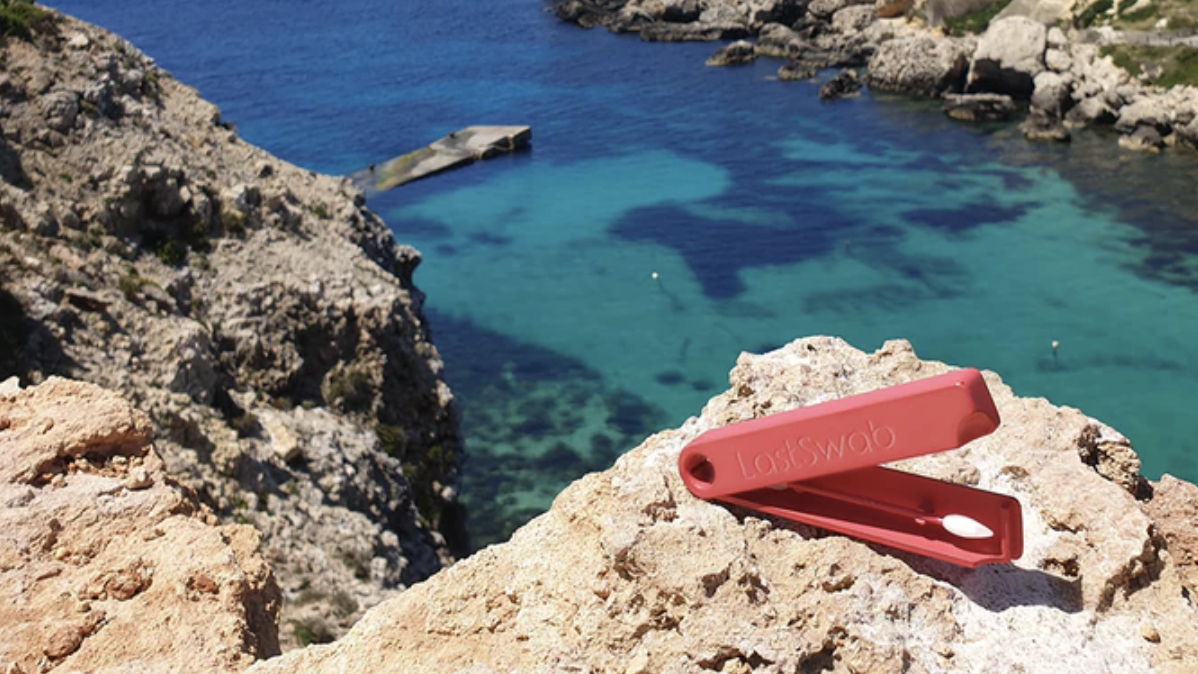 LastSwab is a reusable cotton swab that is resilient enough to be cleaned thoroughly, enabling long-term use. (Photo: via Kickstarter)