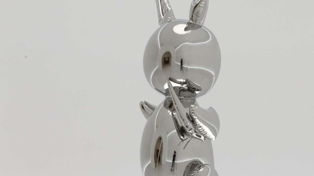 Koon's 'Rabbit' fetches record $91 million at NY auction