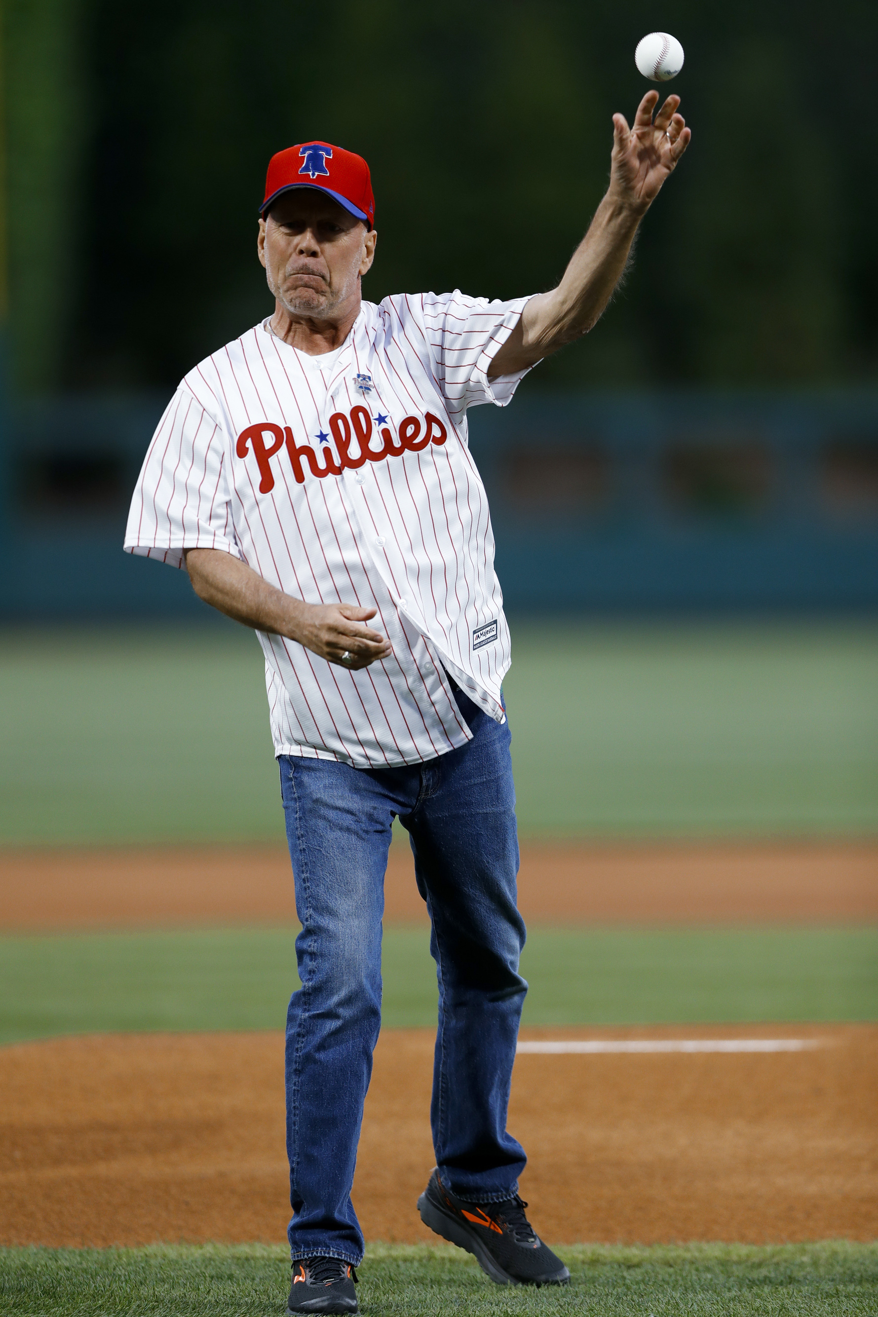 Gonzalez effective again, pitches Brewers past Phillies 5-2