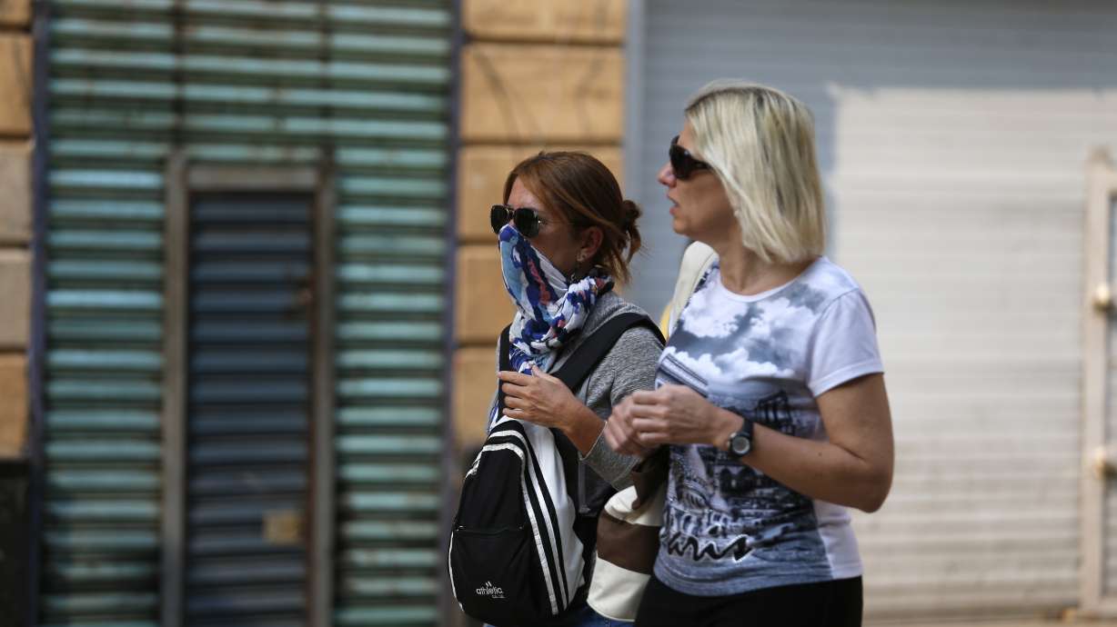 Mexico City closes schools, restricts traffic due to smoke