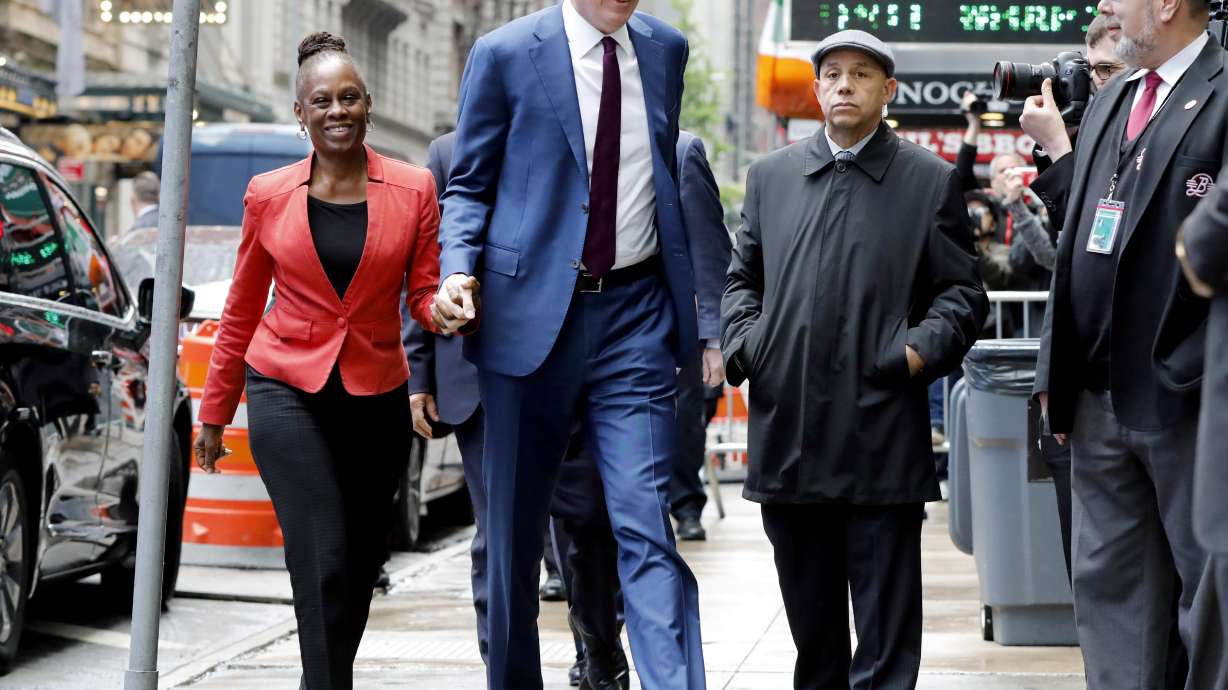 Trump, de Blasio: Both look in mirror and see a president