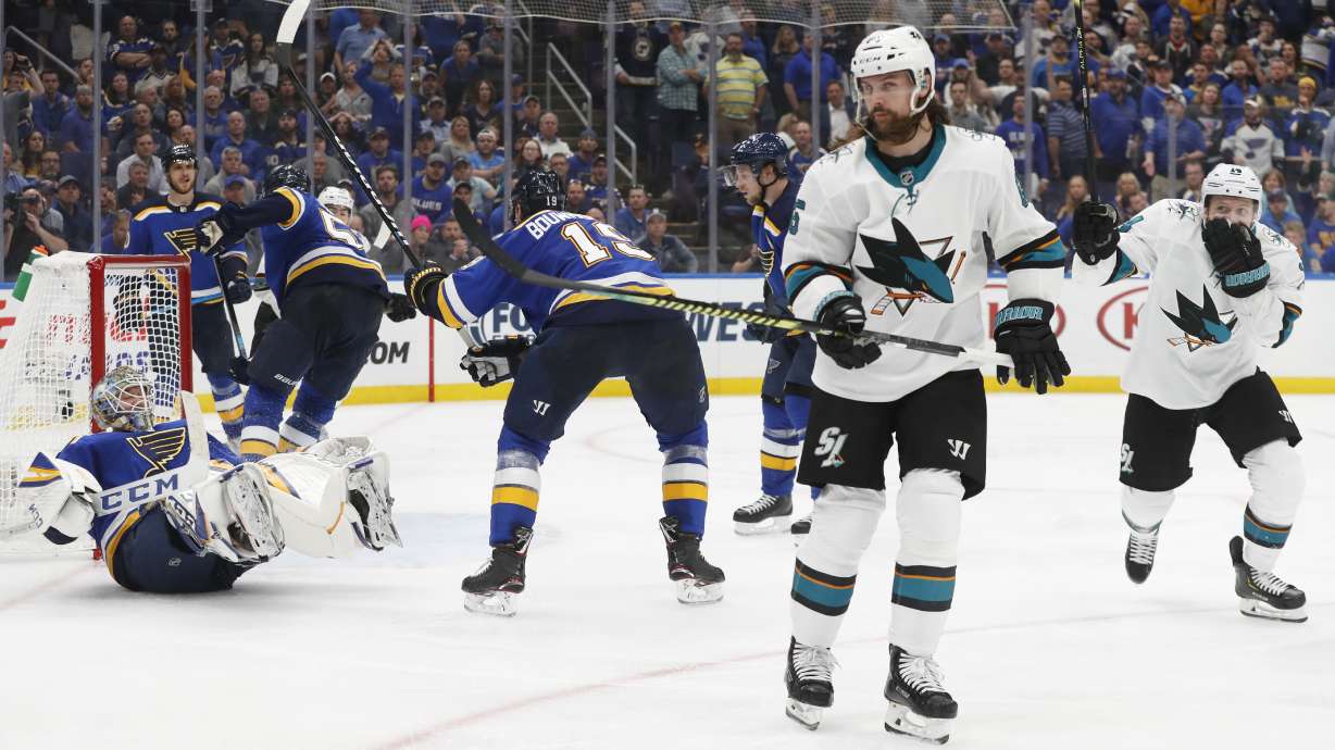 Serendipitous Sharks shrug off controversy up 2-1 vs Blues