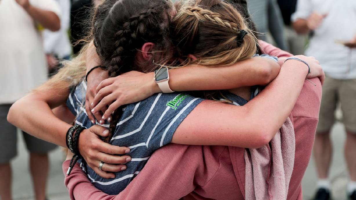 Ridgeline surprises field, self in pulling away for 4A girls golf title