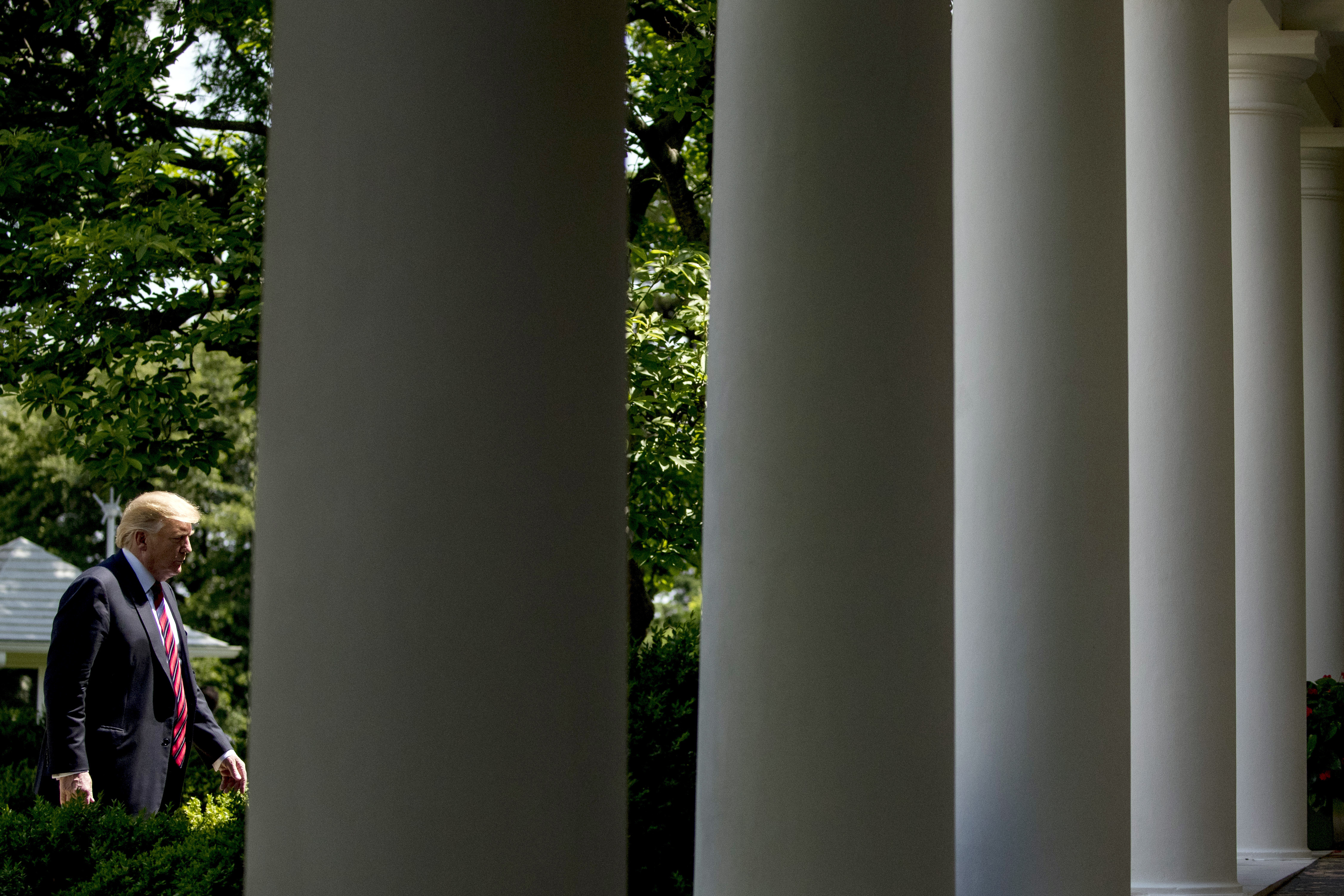 Dem group says Trump weak on economy in 2020 battlegrounds