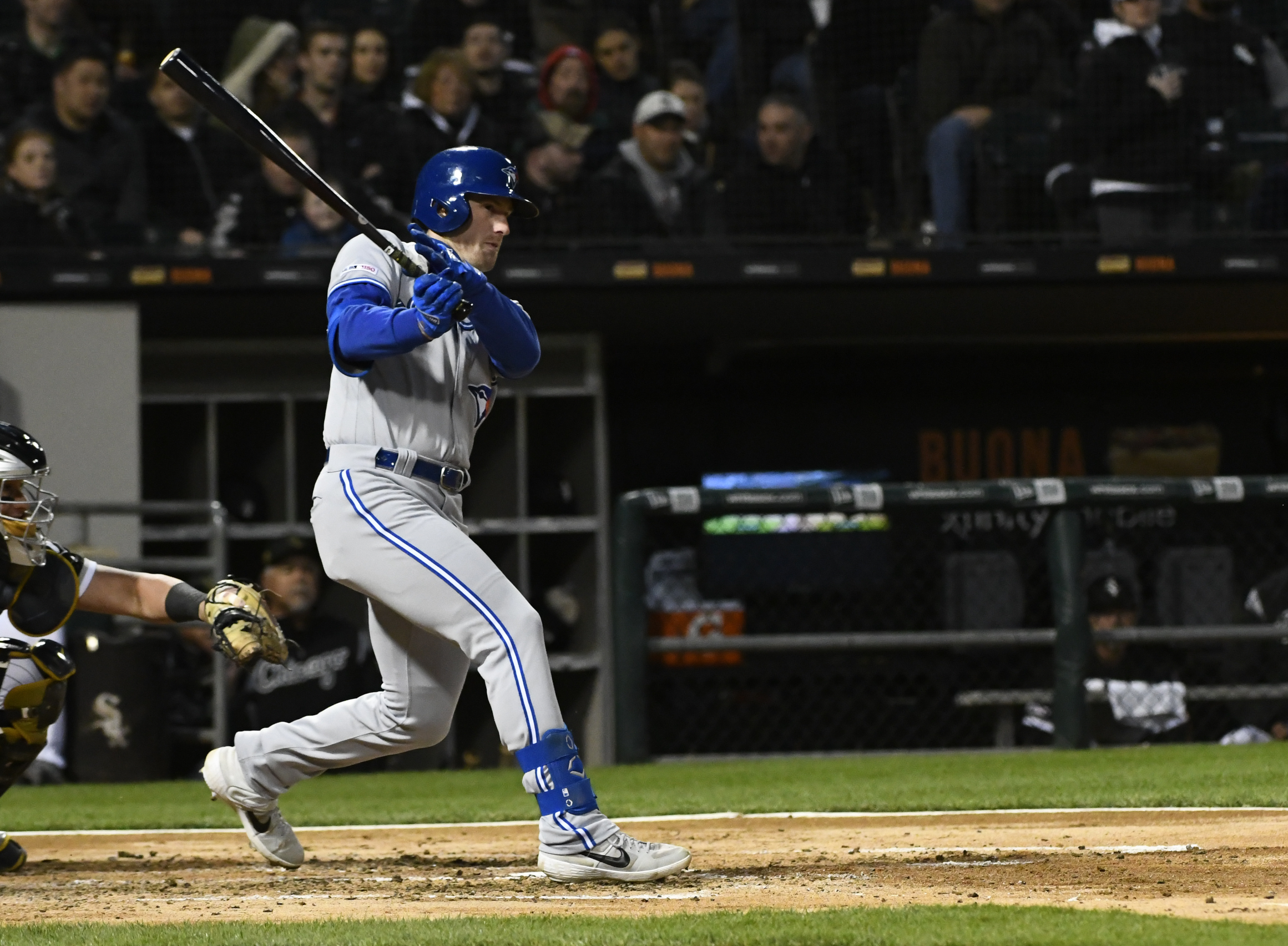 Guerrero Jr. homers to lead Blue Jays past White Sox 10-2