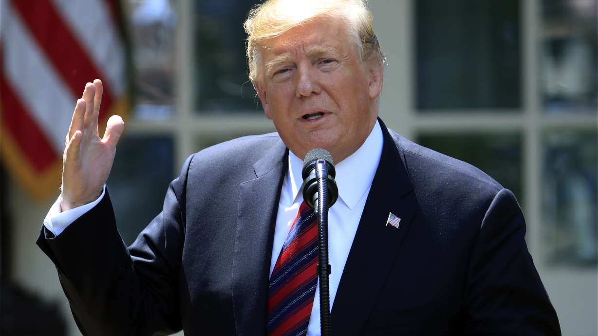 In clash with Congress, weak legal case may still help Trump