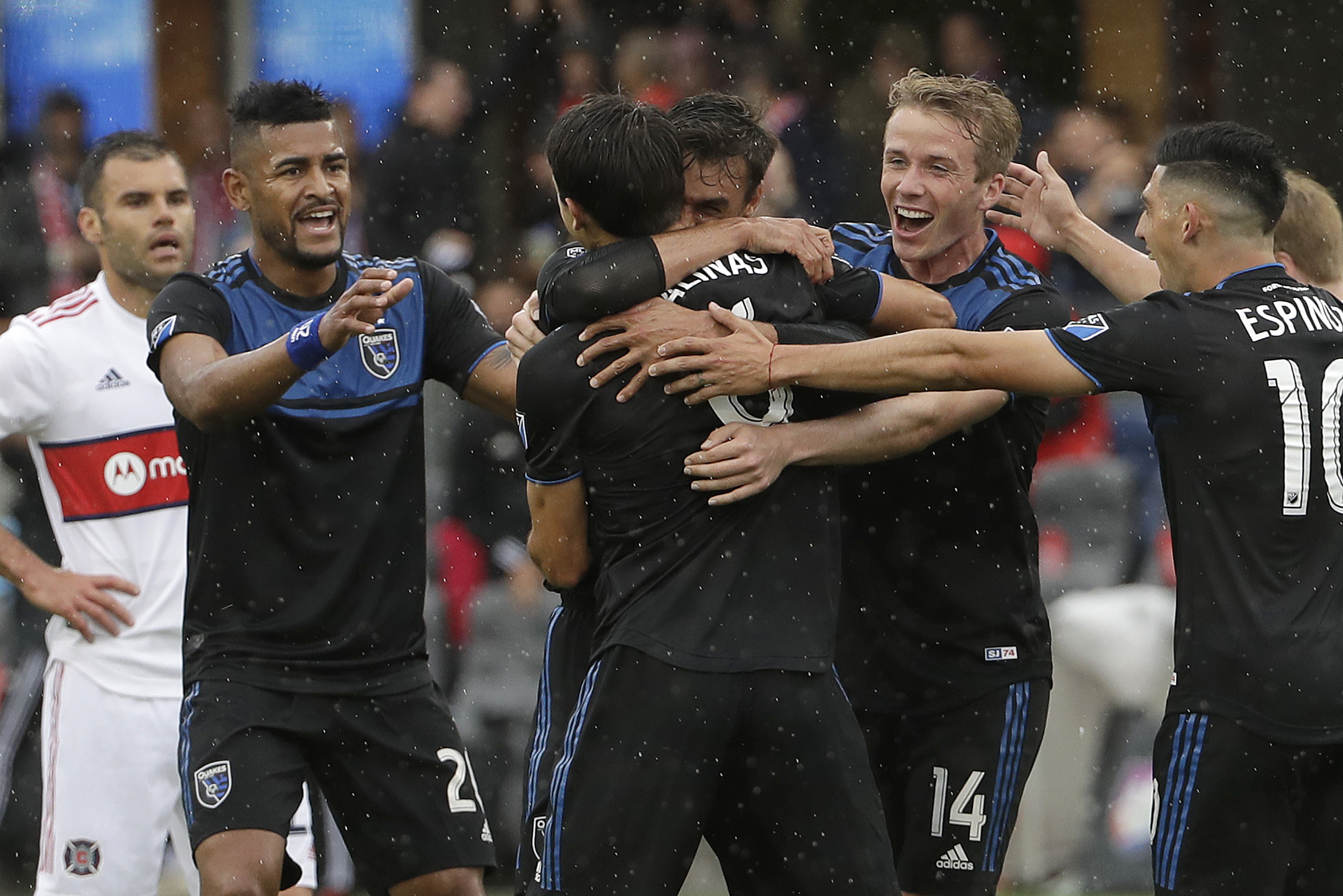 Wondolowski breaks Landon Donovan's MLS goals record