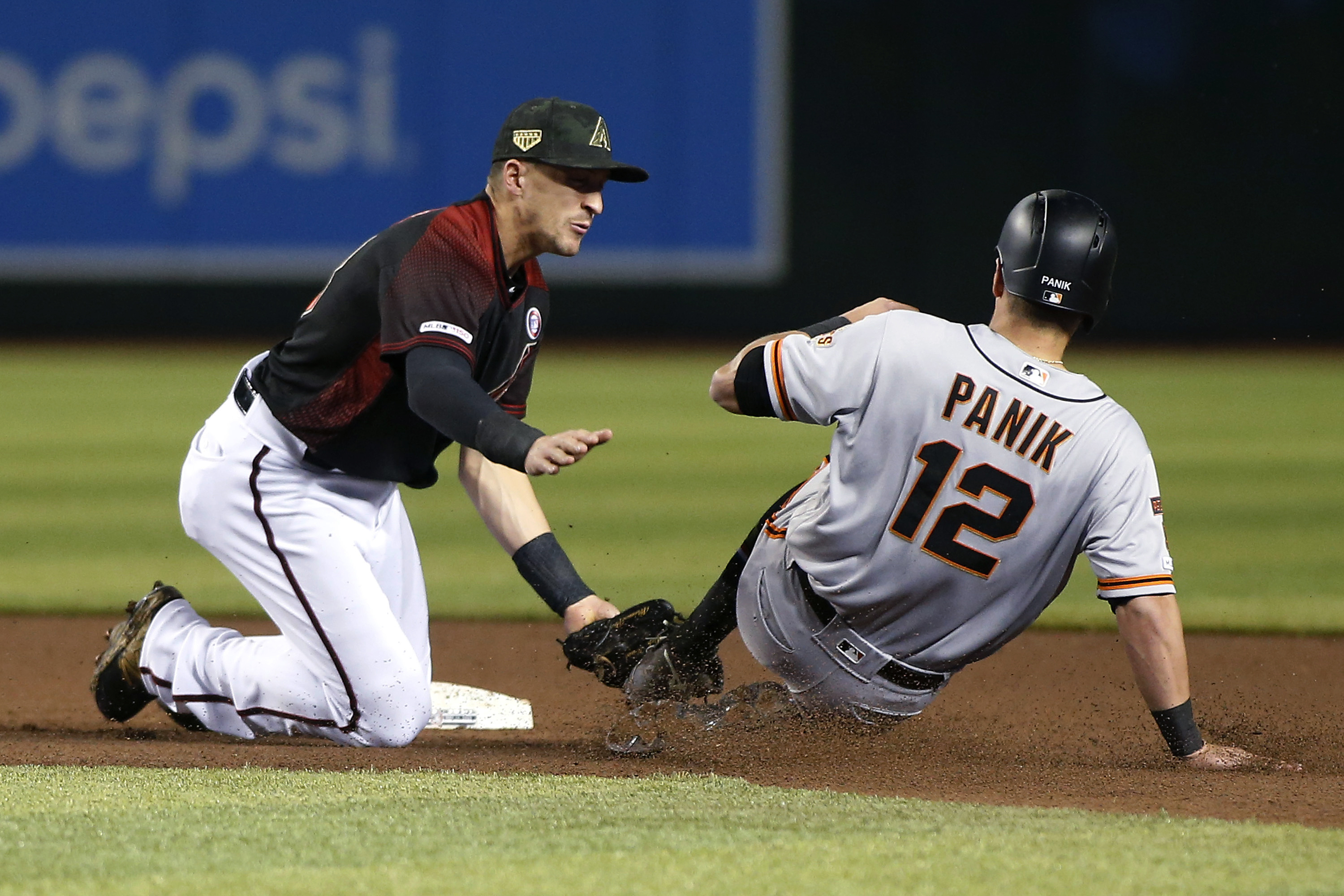 Sandoval, Belt homer in Giants' win over D'backs
