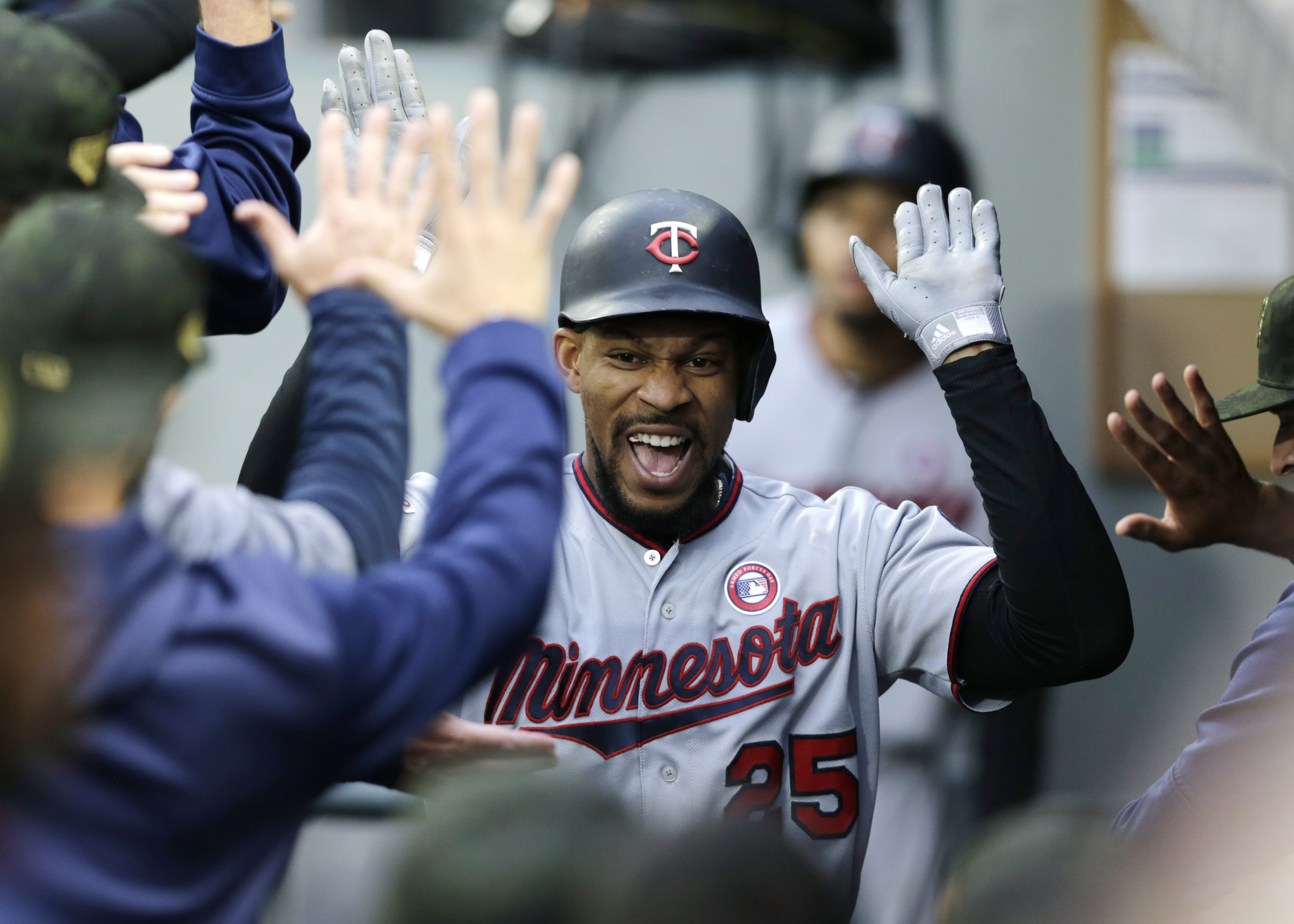 Cron, Schoop homer twice in Twins 18-4 rout of Mariners