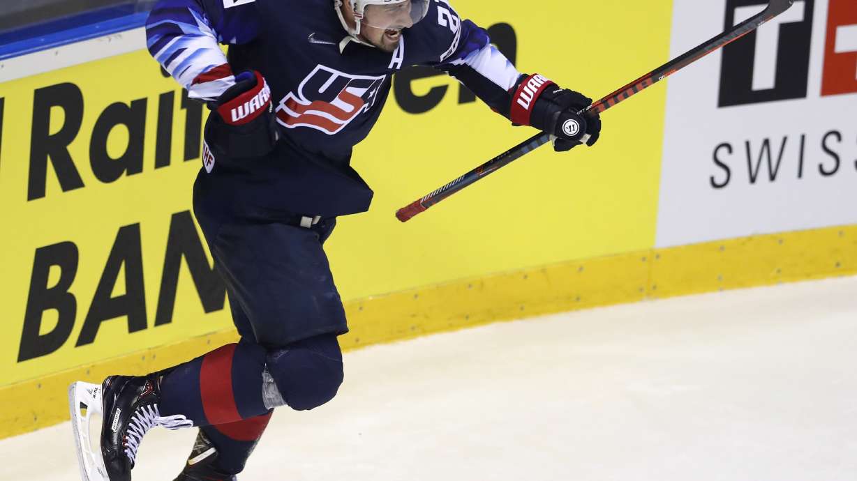 US tops Germans 3-1 for 5th win in row at world championship