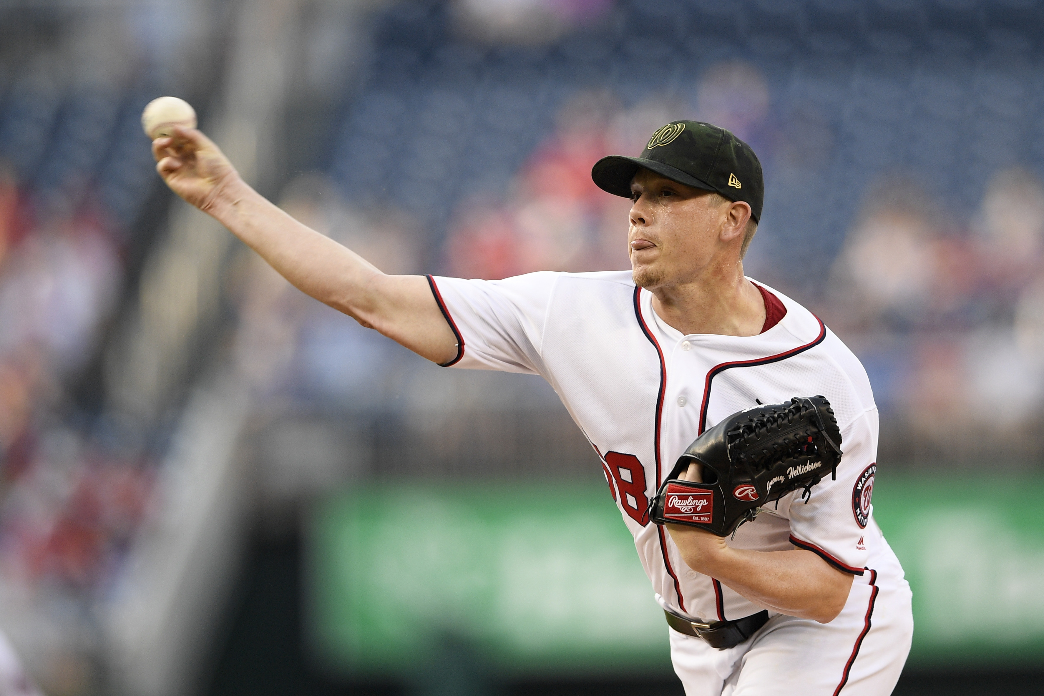 Rizzo homers, Cubs hold off Nationals' rally for 6-5 win