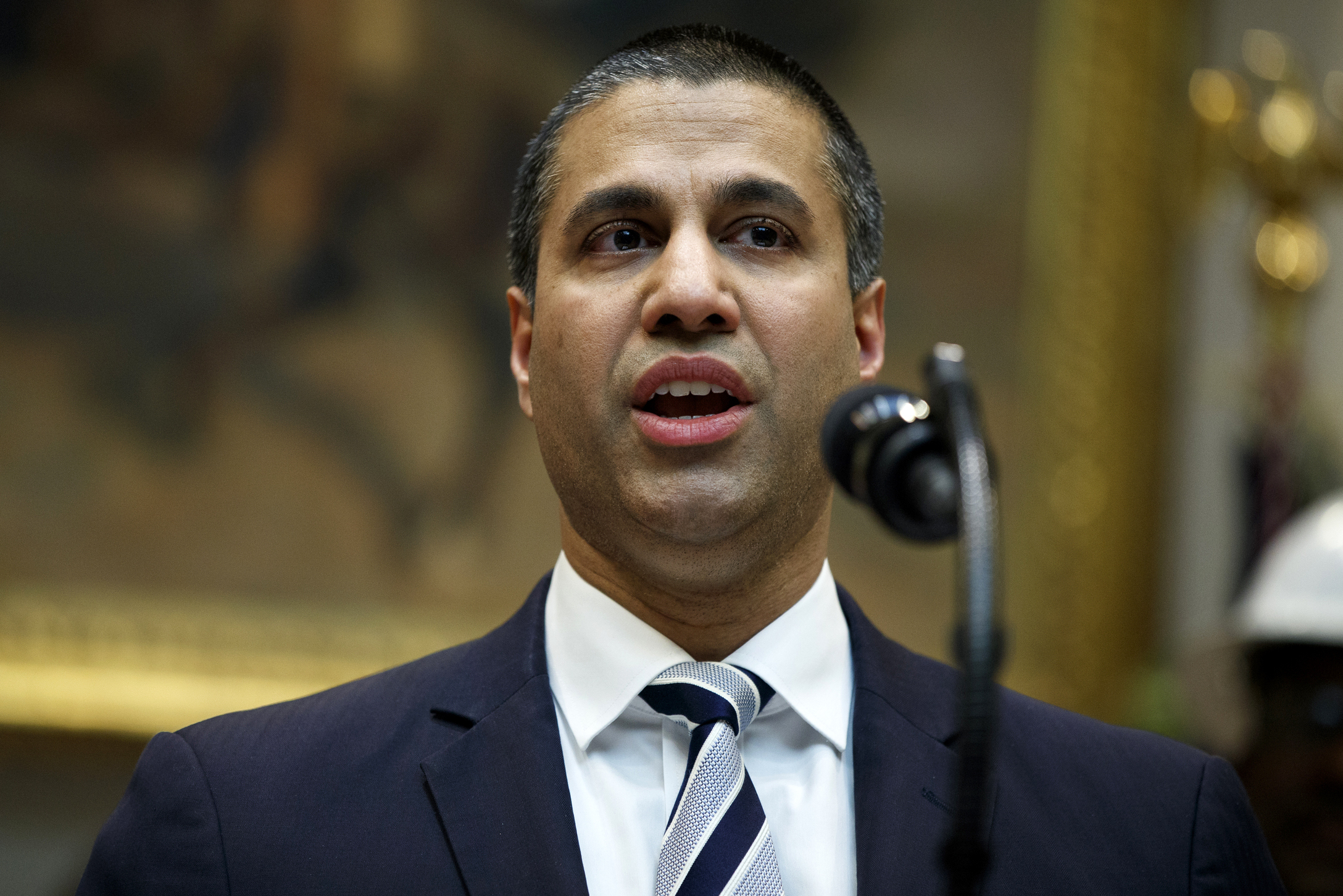 FCC chairman backs T-Mobile-Sprint deal in key endorsement