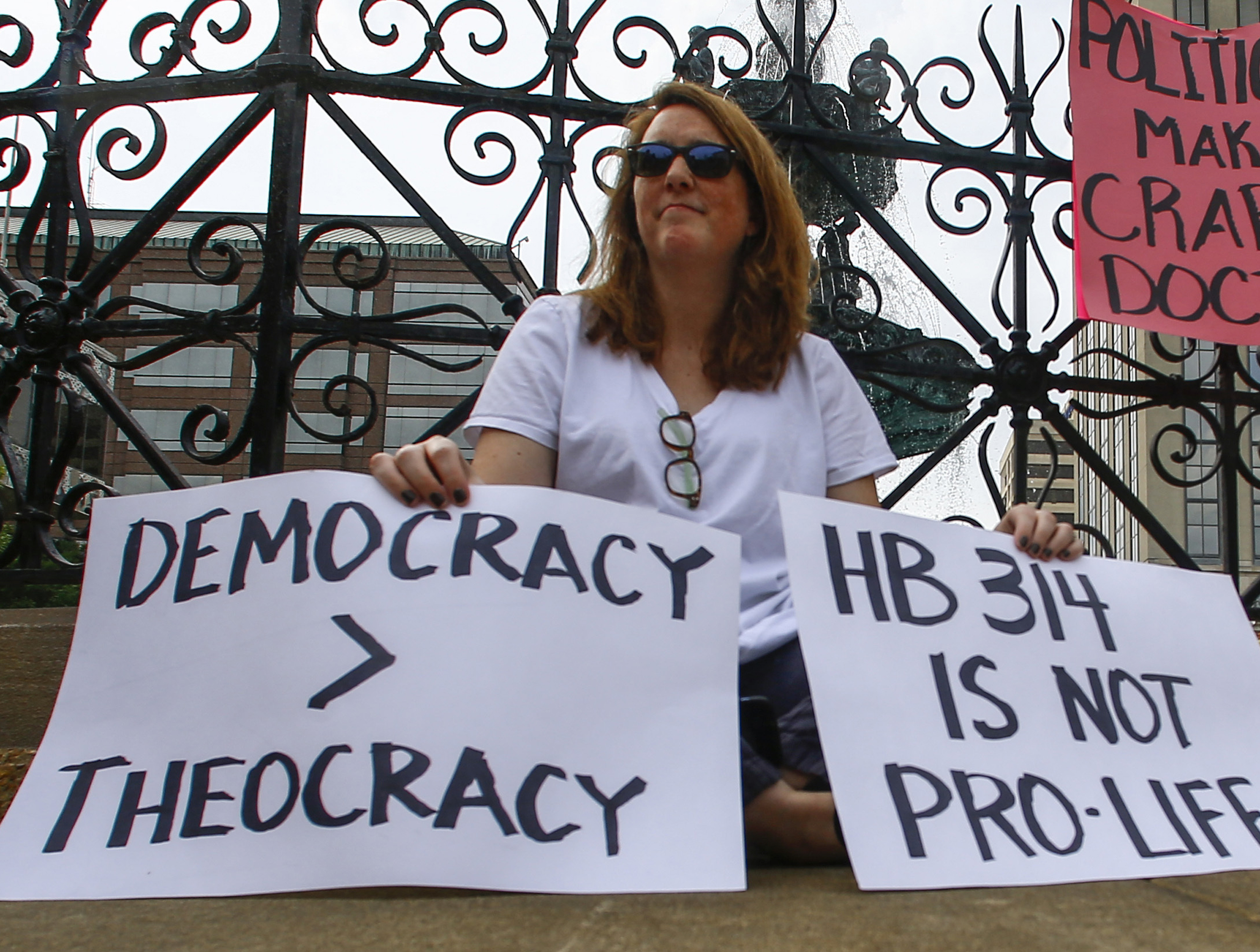 Gov: Abortion ban shows Alabama values 'sanctity of life'