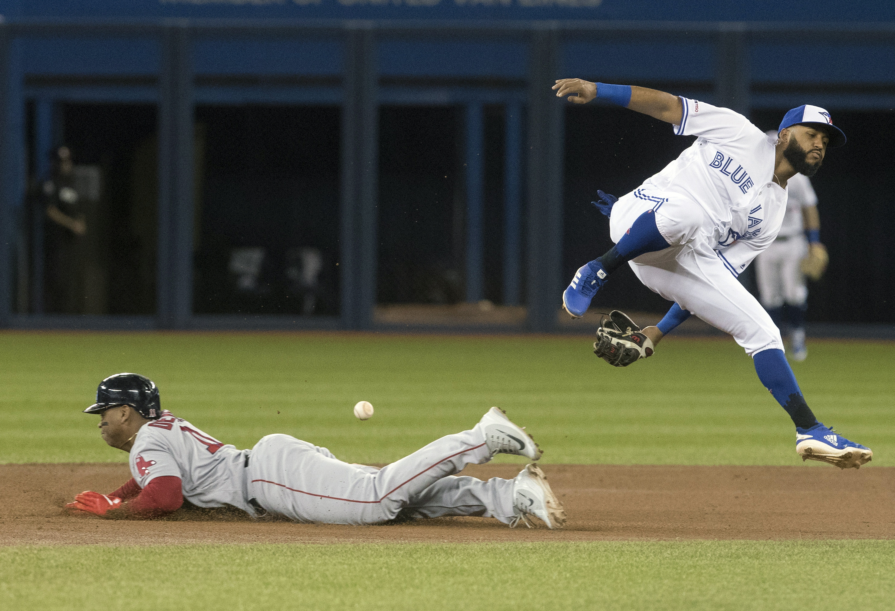 Price returns from injured list, Red Sox beat Jays 12-2