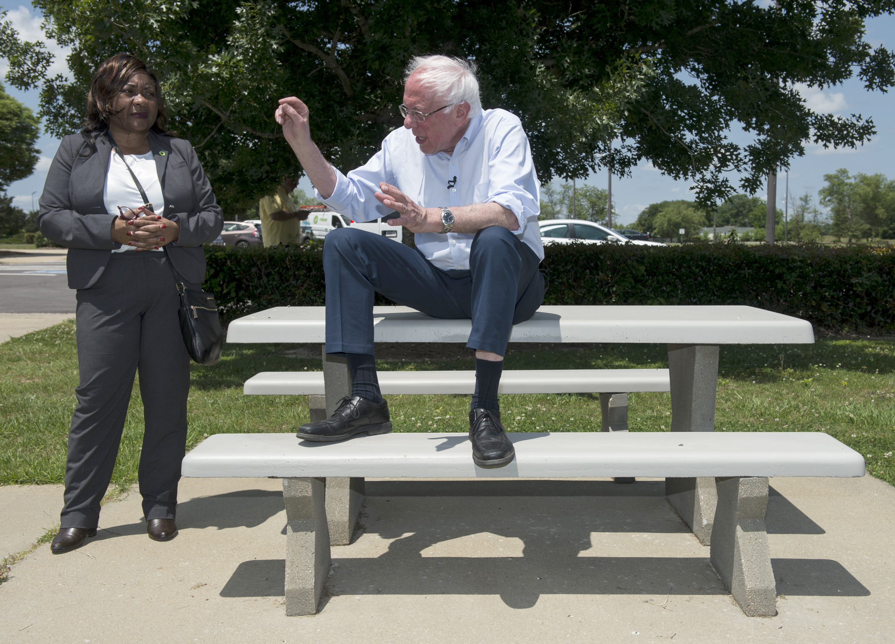 In Alabama, Sanders makes appeal to Deep South black voters