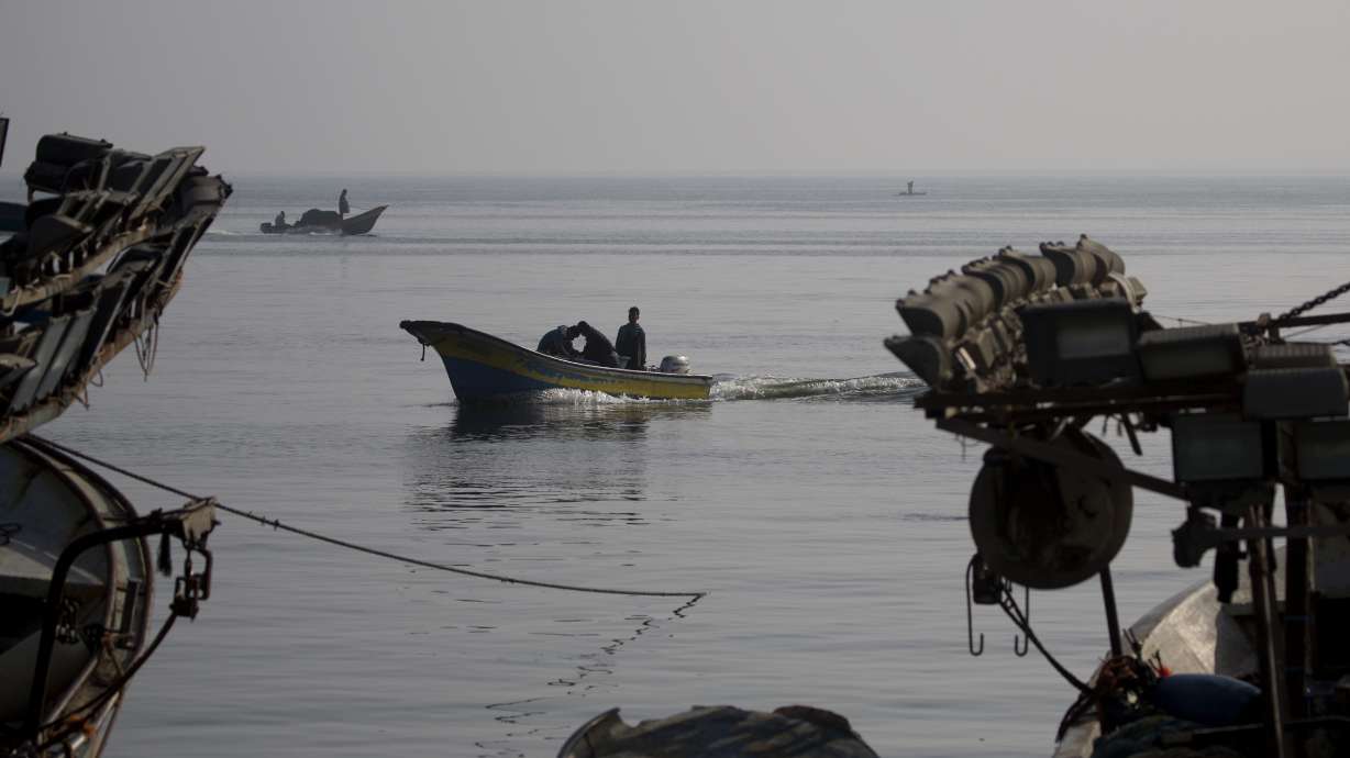 Israel expands Gaza fishing zone, implementing cease-fire