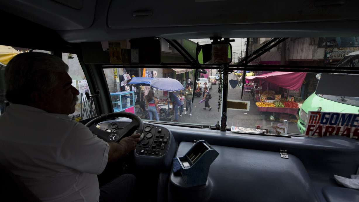 Mexicans buy fake cellphones to hand over in muggings