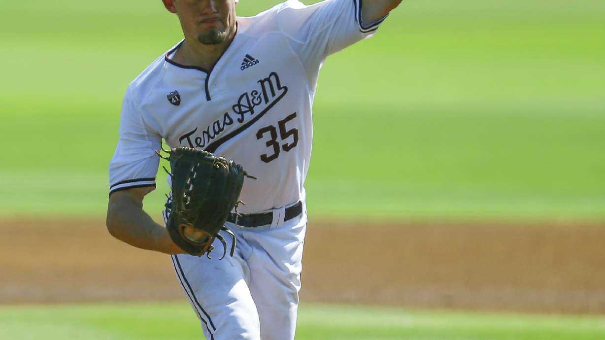 Ducoff powers Texas A&M past Florida 8-7 in 10 innings