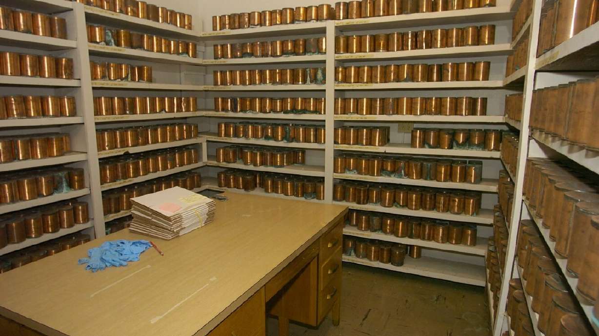 Oregon hunts for bodies at ex-asylum seen in 'Cuckoo's Nest'