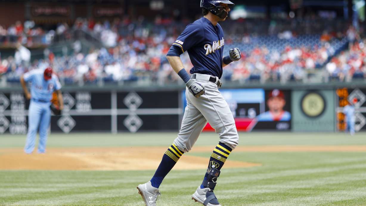 Brewers' Christian Yelich scratched due to back spasms