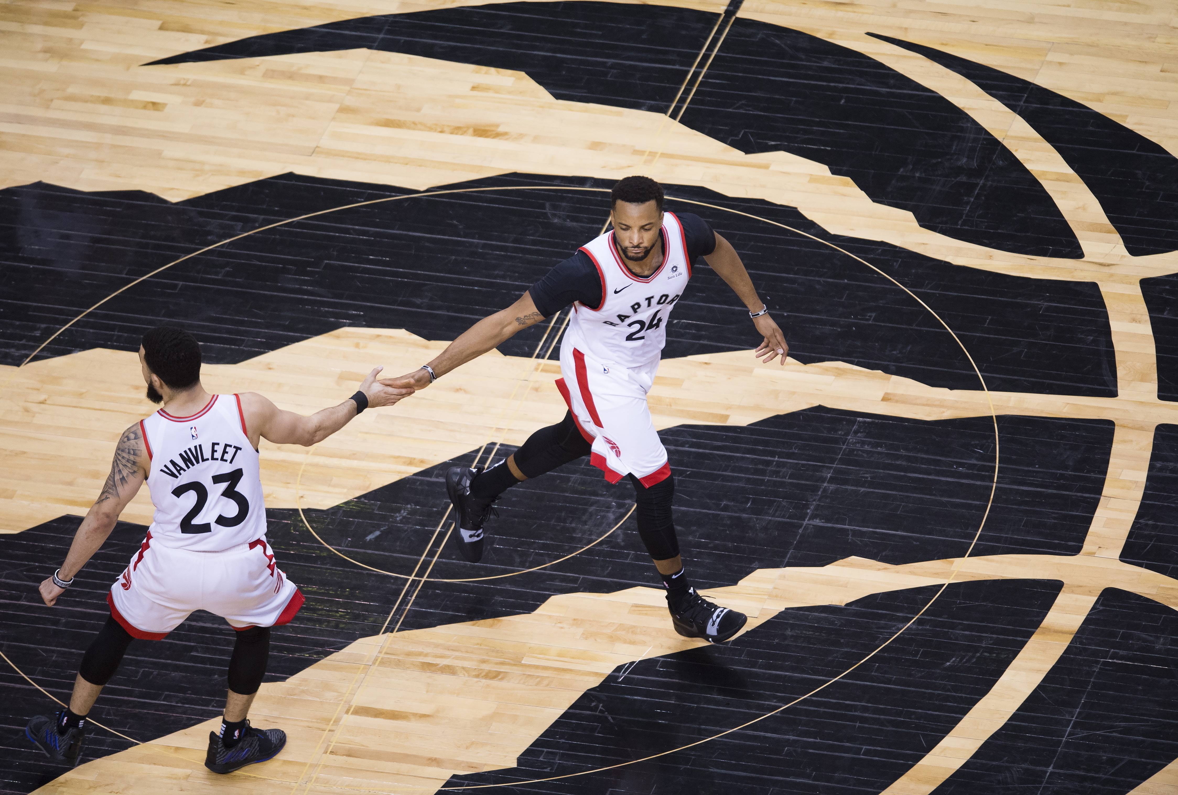 Lowry has 25, Raptors rout Bucks 120-102 to even East finals