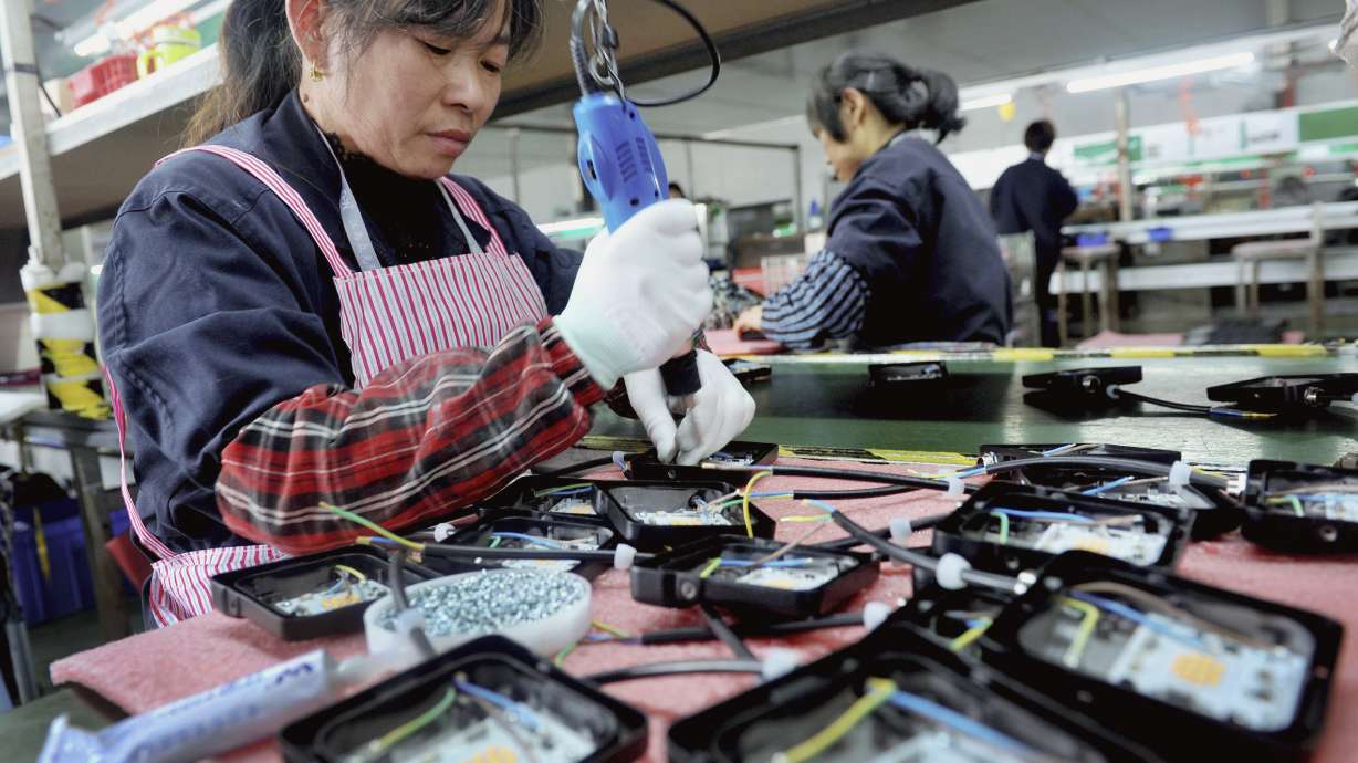 US, China appear to brace for long haul in trade dispute