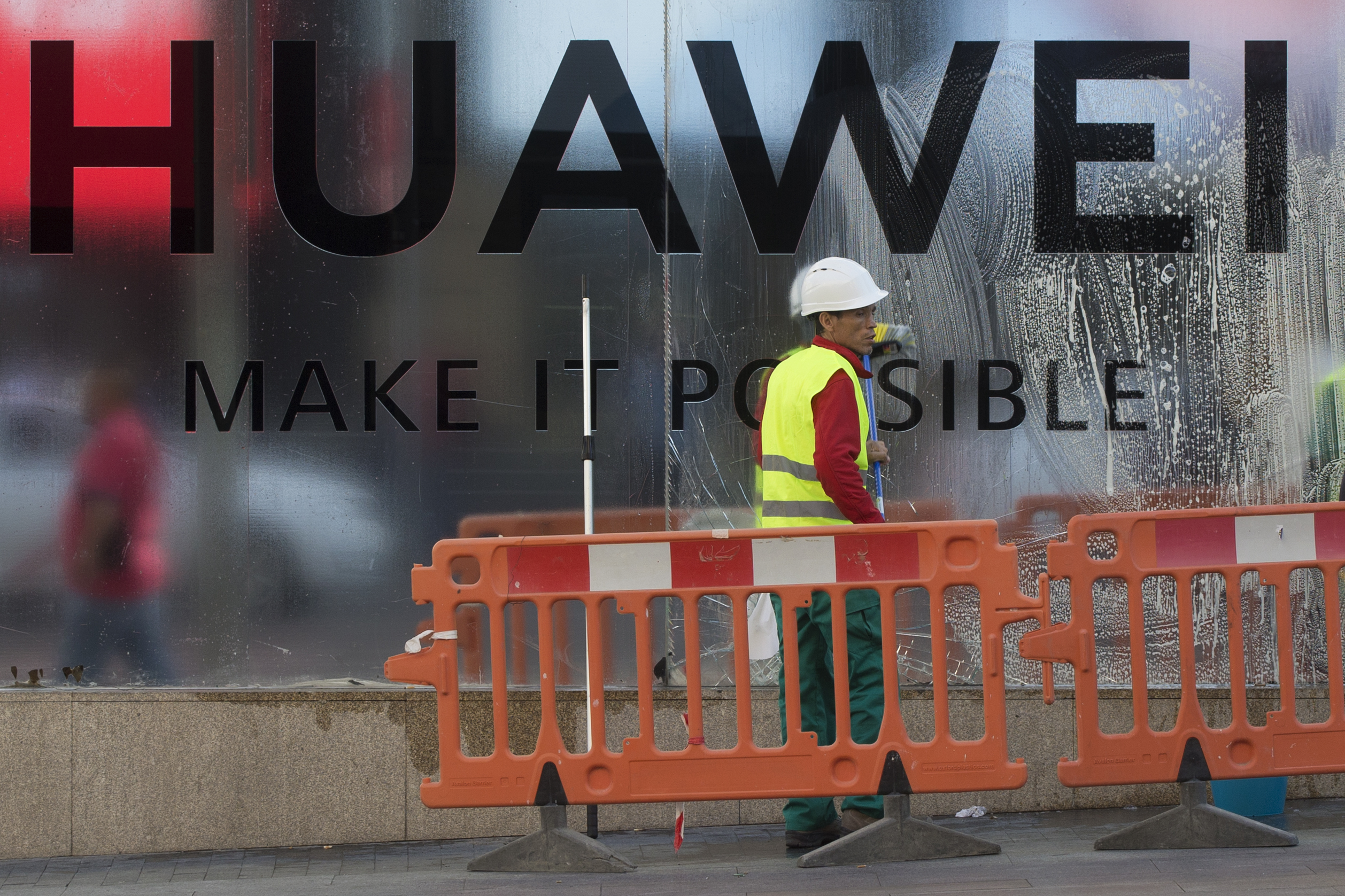 UK, Japan mobile operators suspend Huawei 5G phone launches