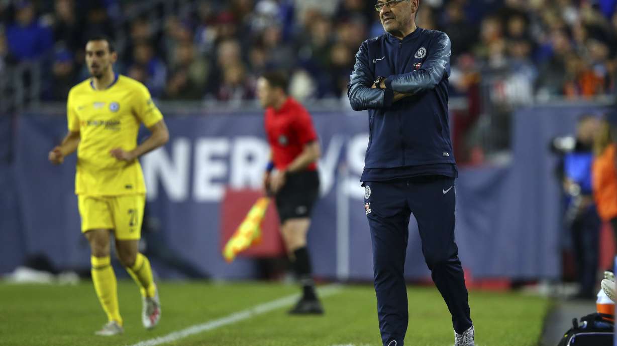 Sarri to discuss future with Chelsea after Europa final