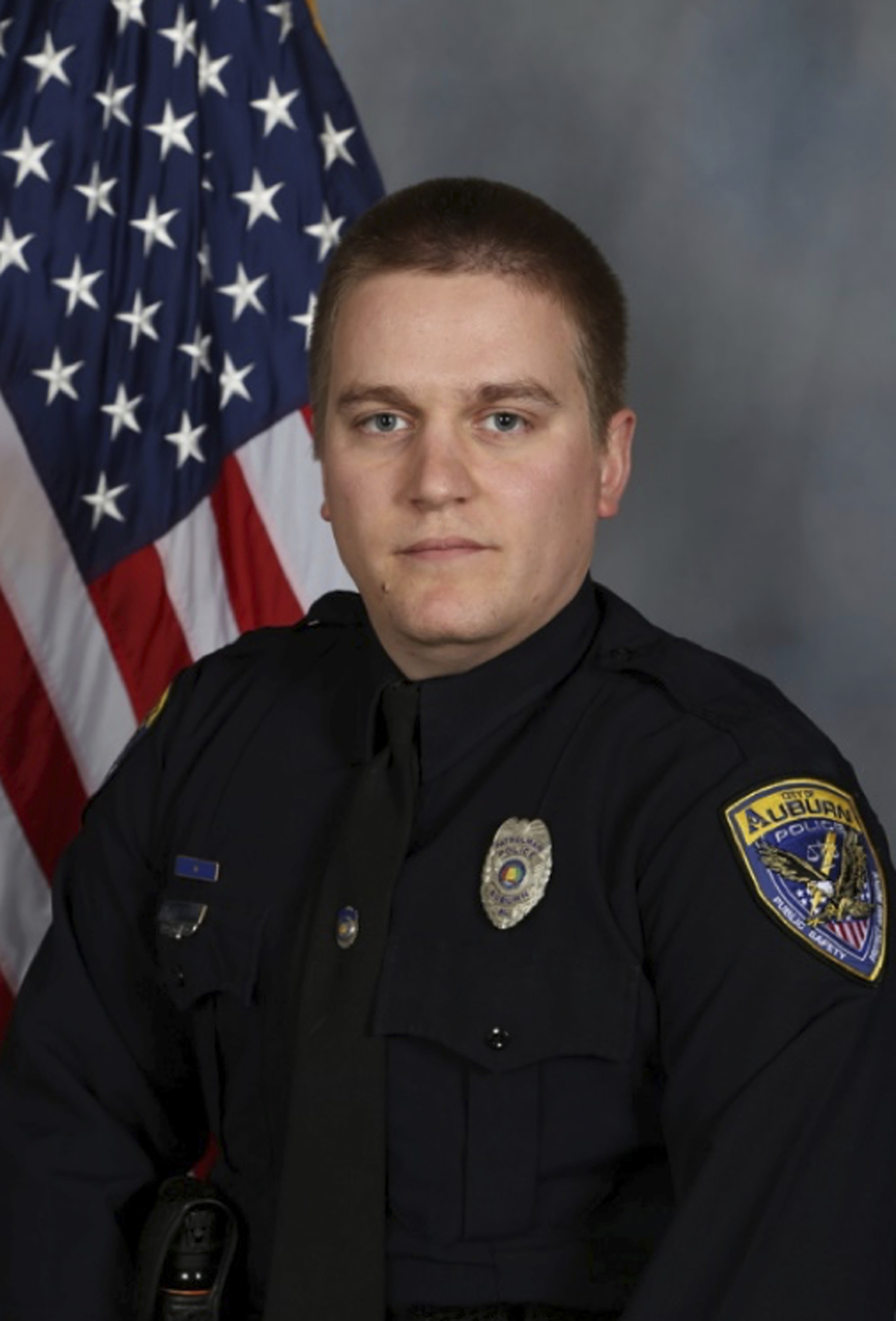 Alabama officer hurt in shooting that killed 1 improving