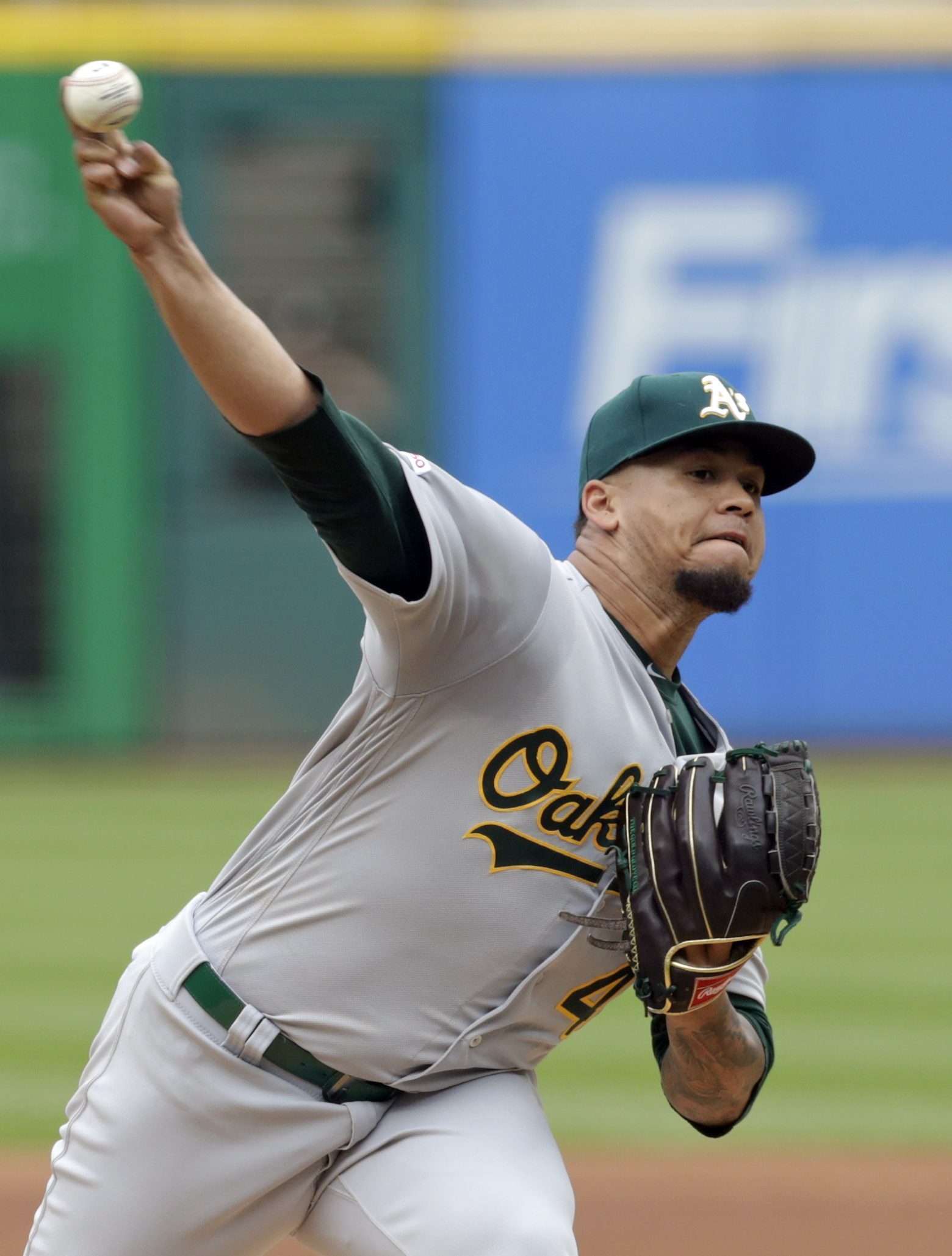 Tampa Bay uses long ball to beat Dodgers 8-1