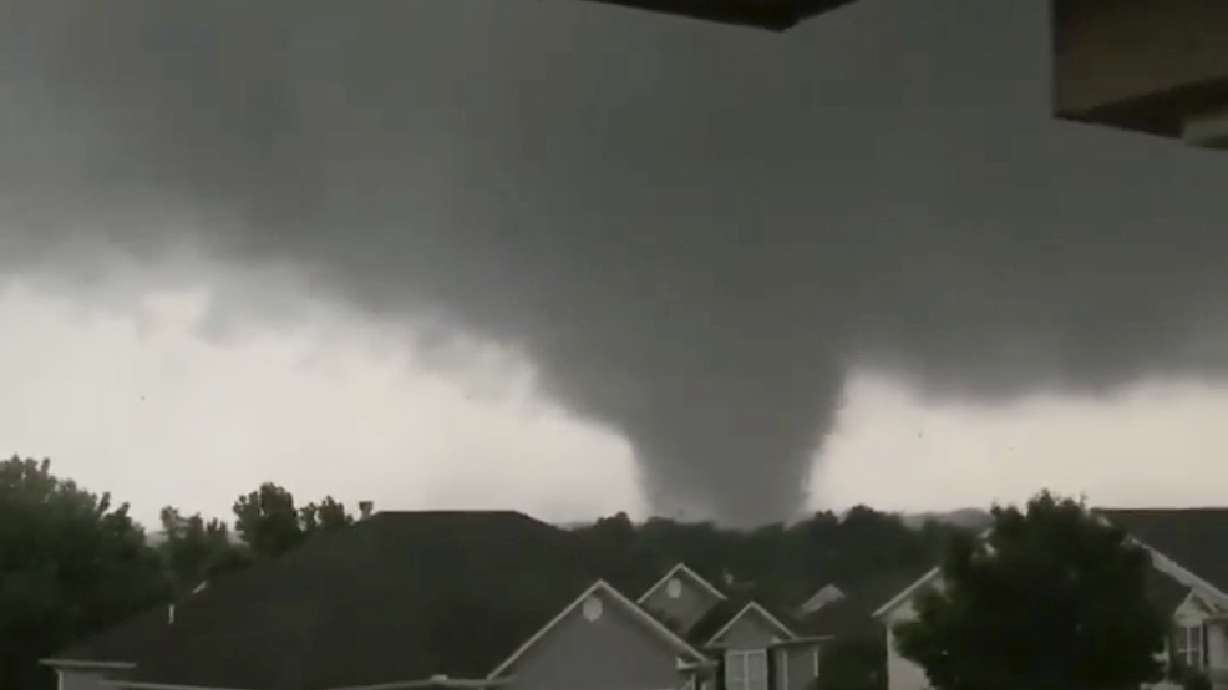 3 deaths in Missouri as tornado strikes state capital