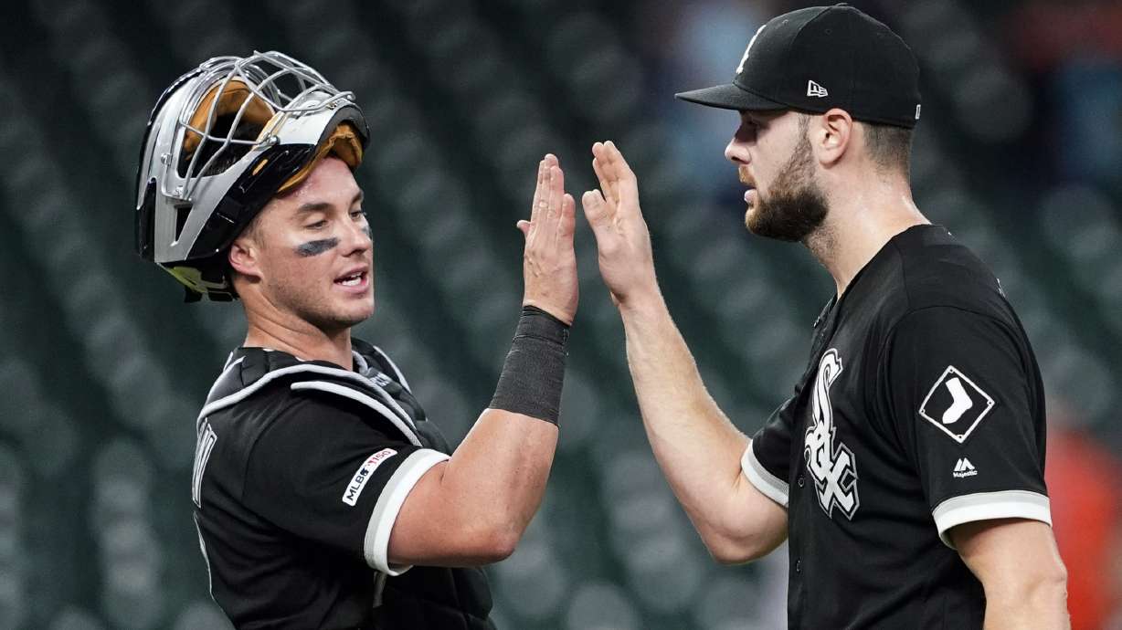 Giolito spins 4-hit gem, White Sox blank Astros 4-0