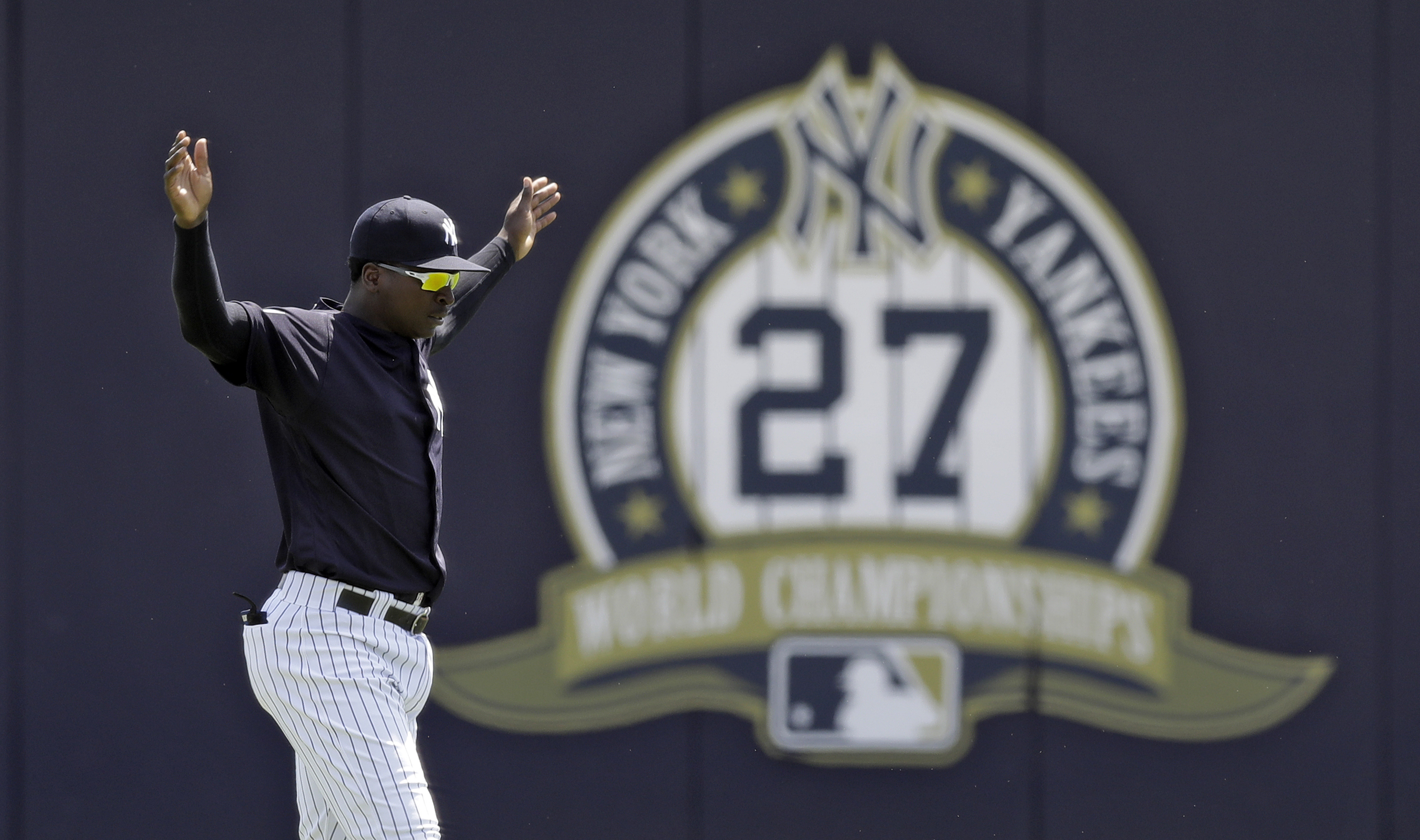 Paxton still has knee issue; Gregorius to start 20-day clock