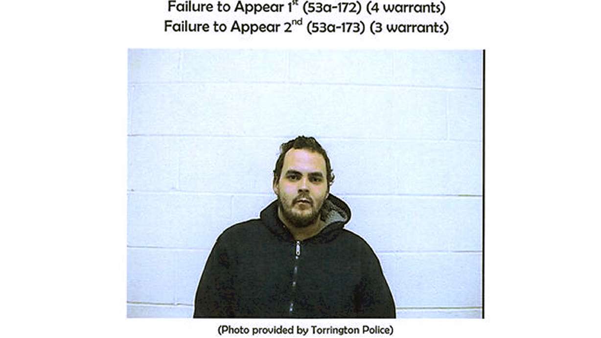 The Latest: Police defend Facebook likes deal with fugitive