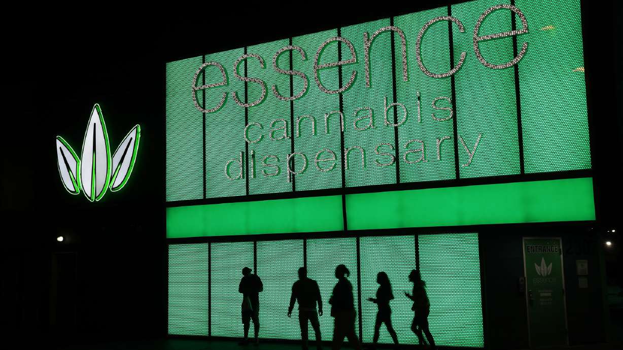 Marijuana businesses urge judge to review Nevada licenses