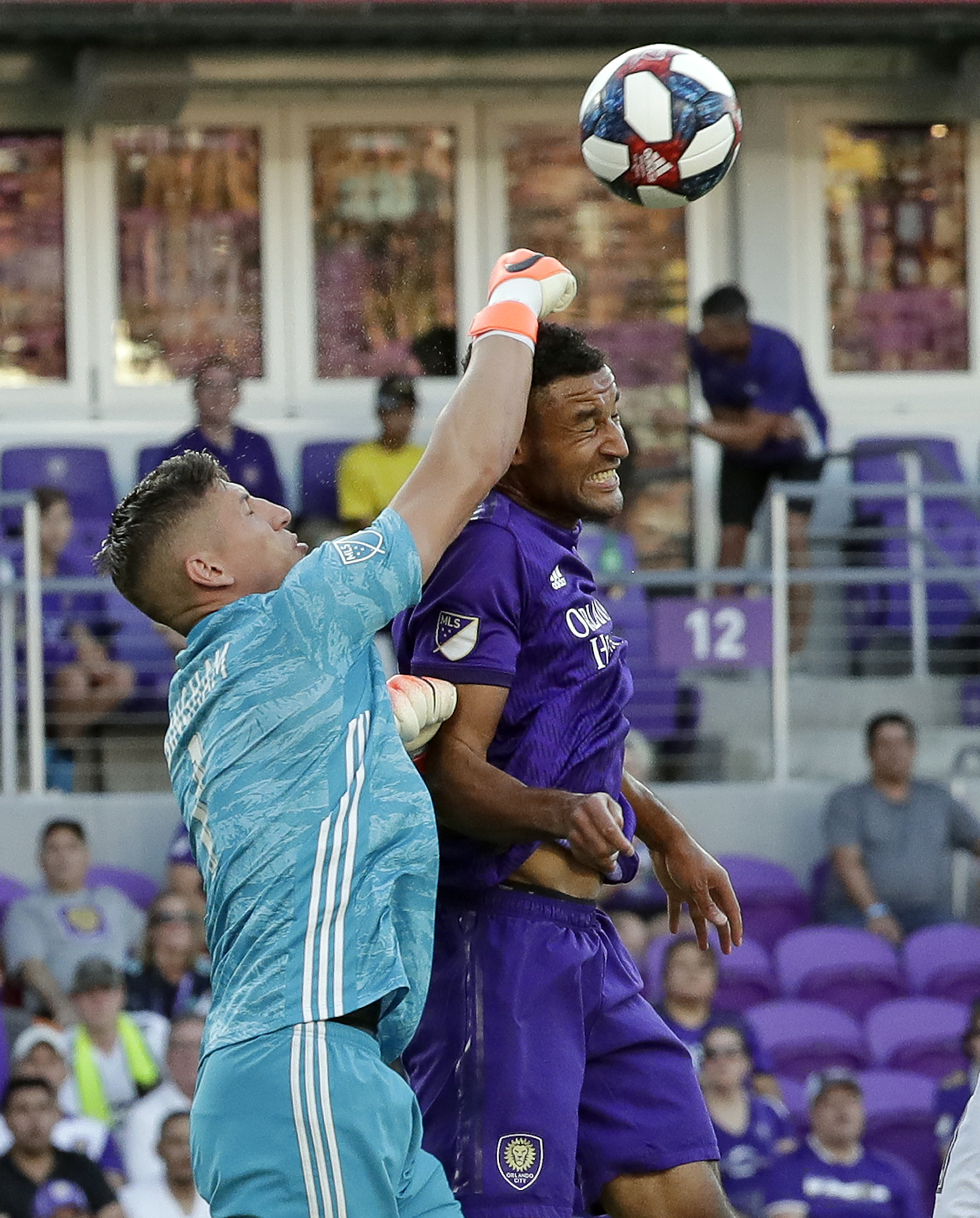 Dos Santos early goal lifts Galaxy past Orlando City 1-0