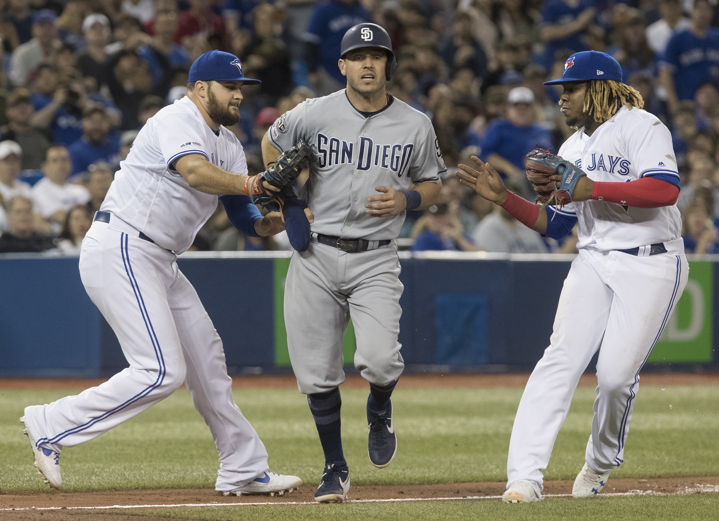 Renfroe hits 3-run HR, Padres top Jays 6-3 for 4th straight