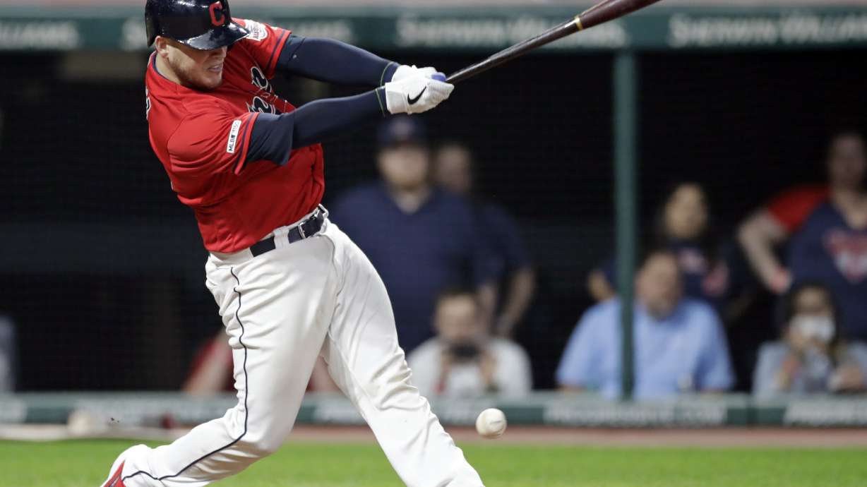 Indians scratch out 2 late runs, snap 4-game losing streak