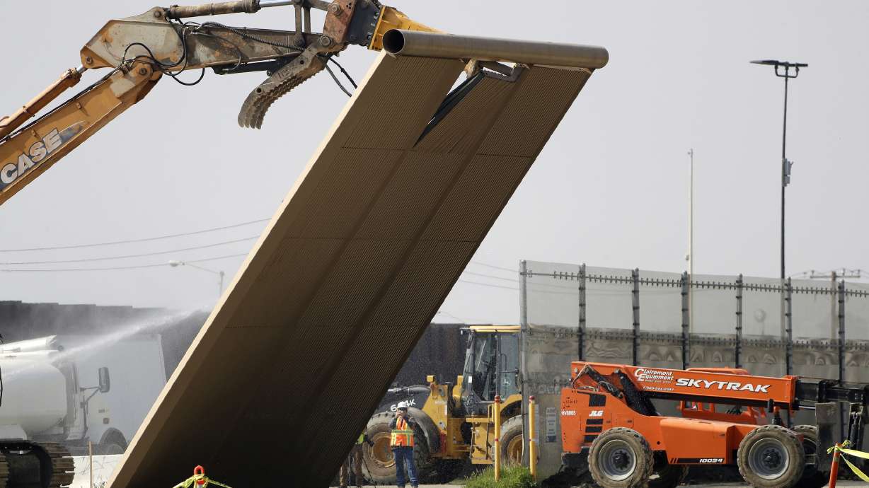 Judge blocks Trump from building sections of border wall