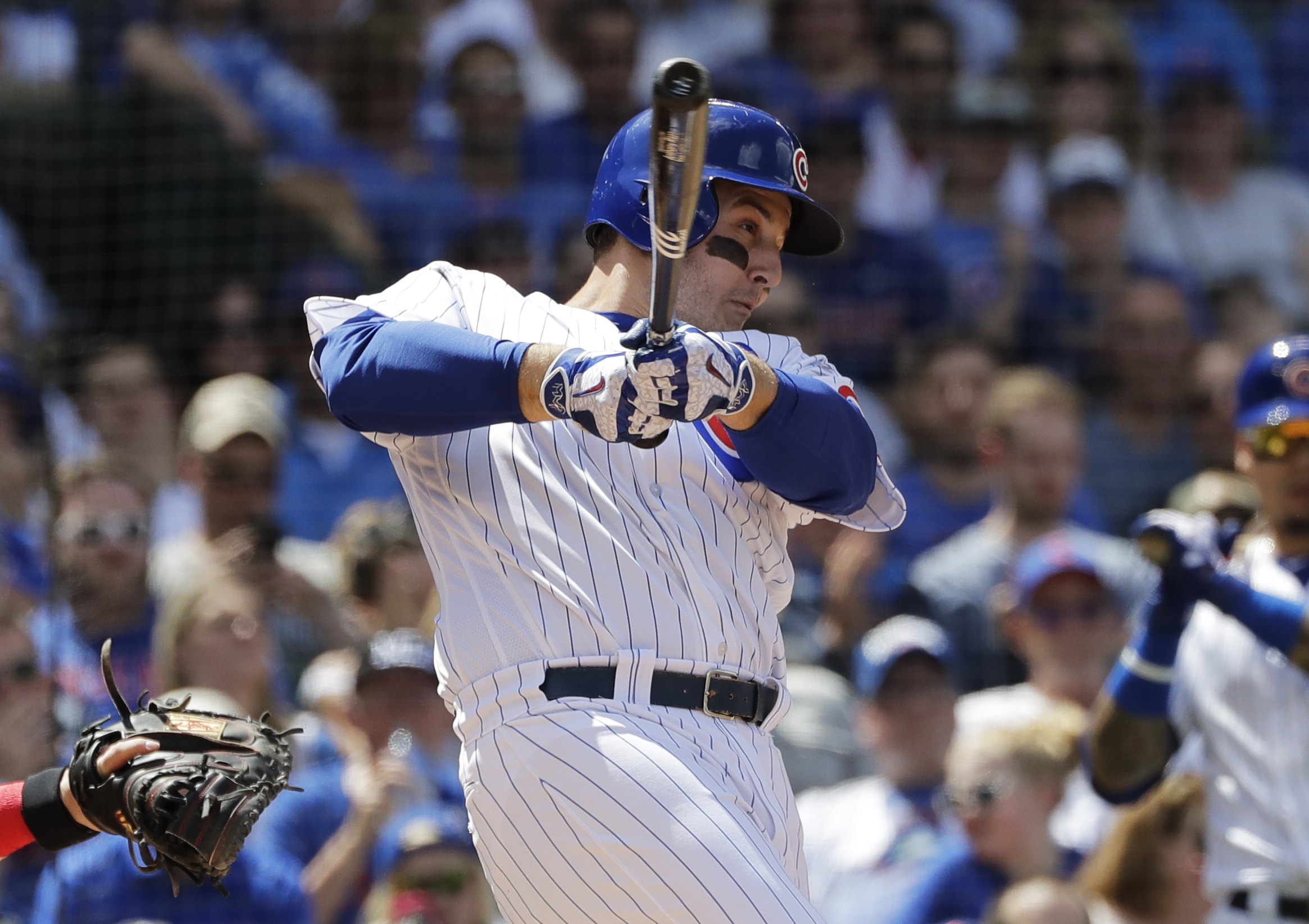 Cubs top Reds 8-6 in wild 6-HR game