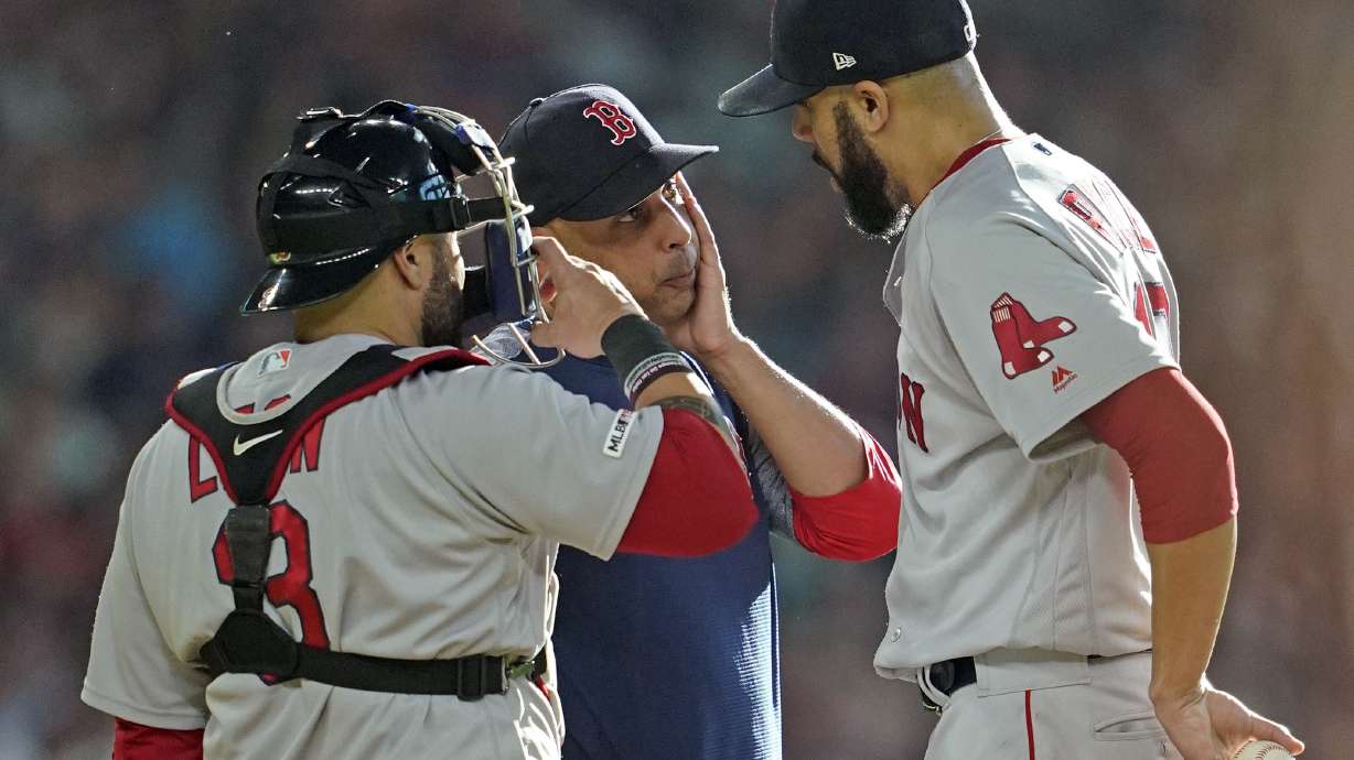 Red Sox LHP Price leaves in 1st with illness