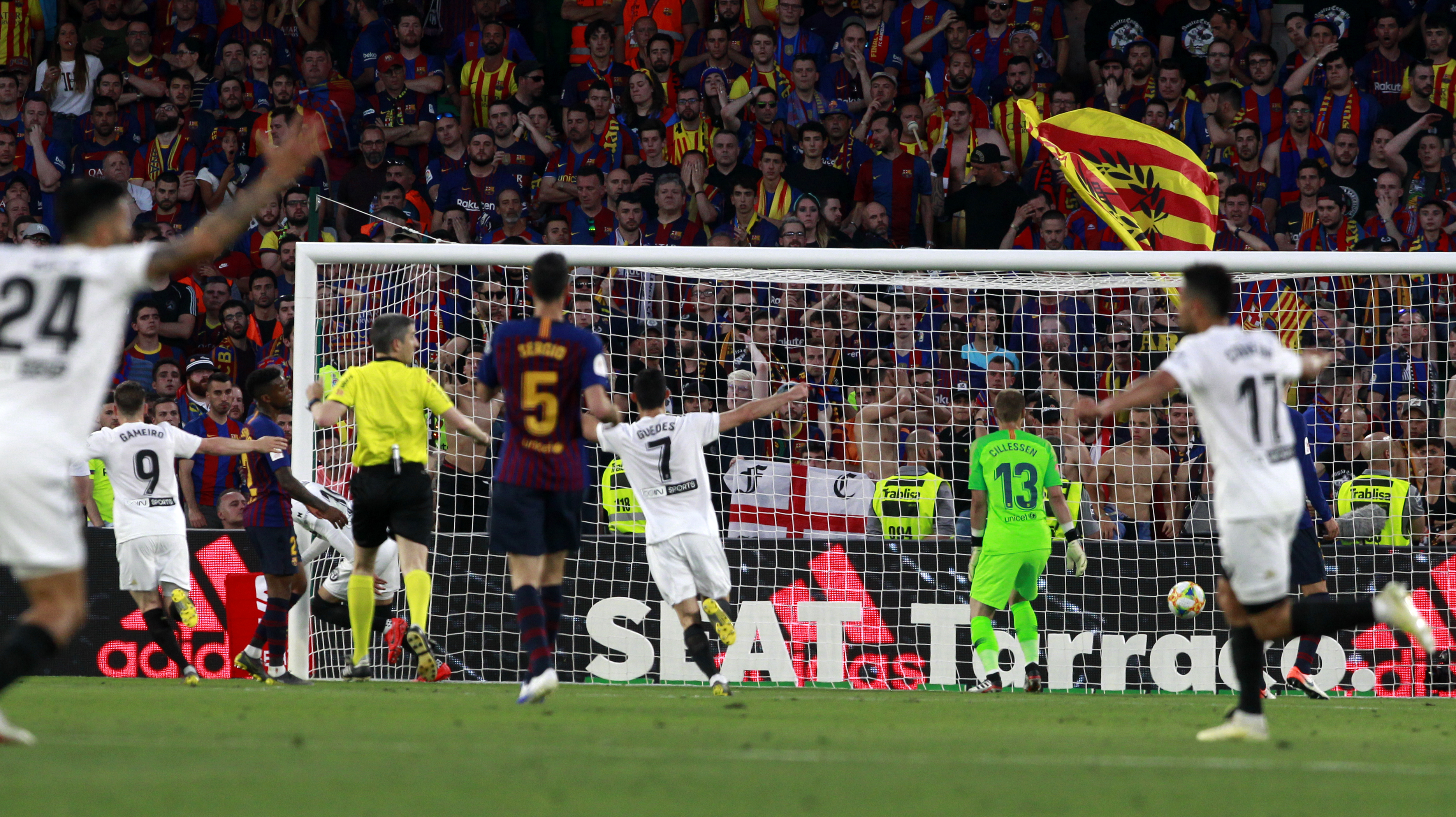 Valverde under pressure after dismal end to Barcelona season