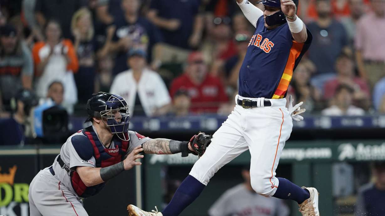 Devers homers, Red Sox avoid sweep with 4-1 win over Astros