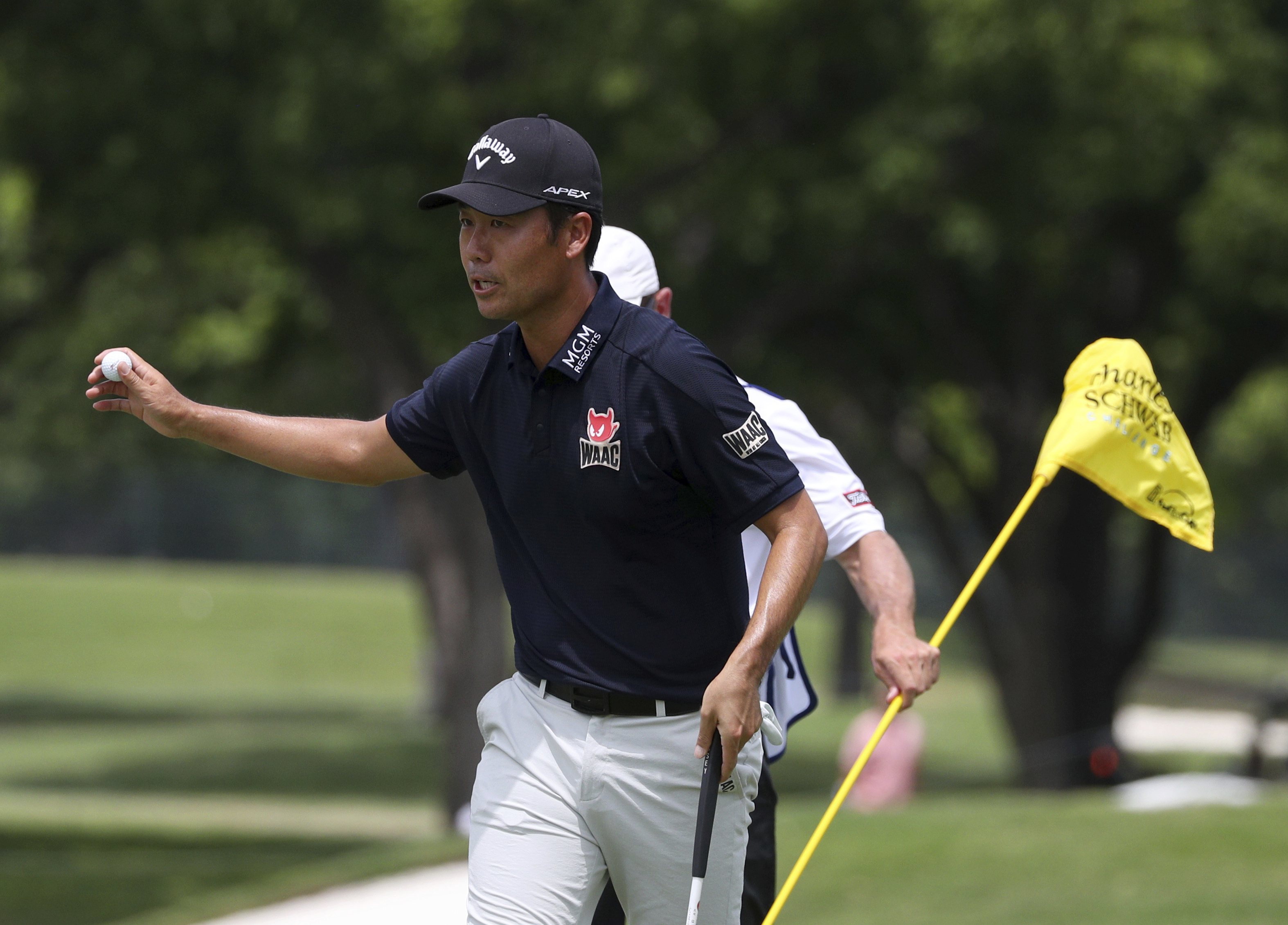 Kevin Na cruises to 4-shot Colonial win with final-round 66