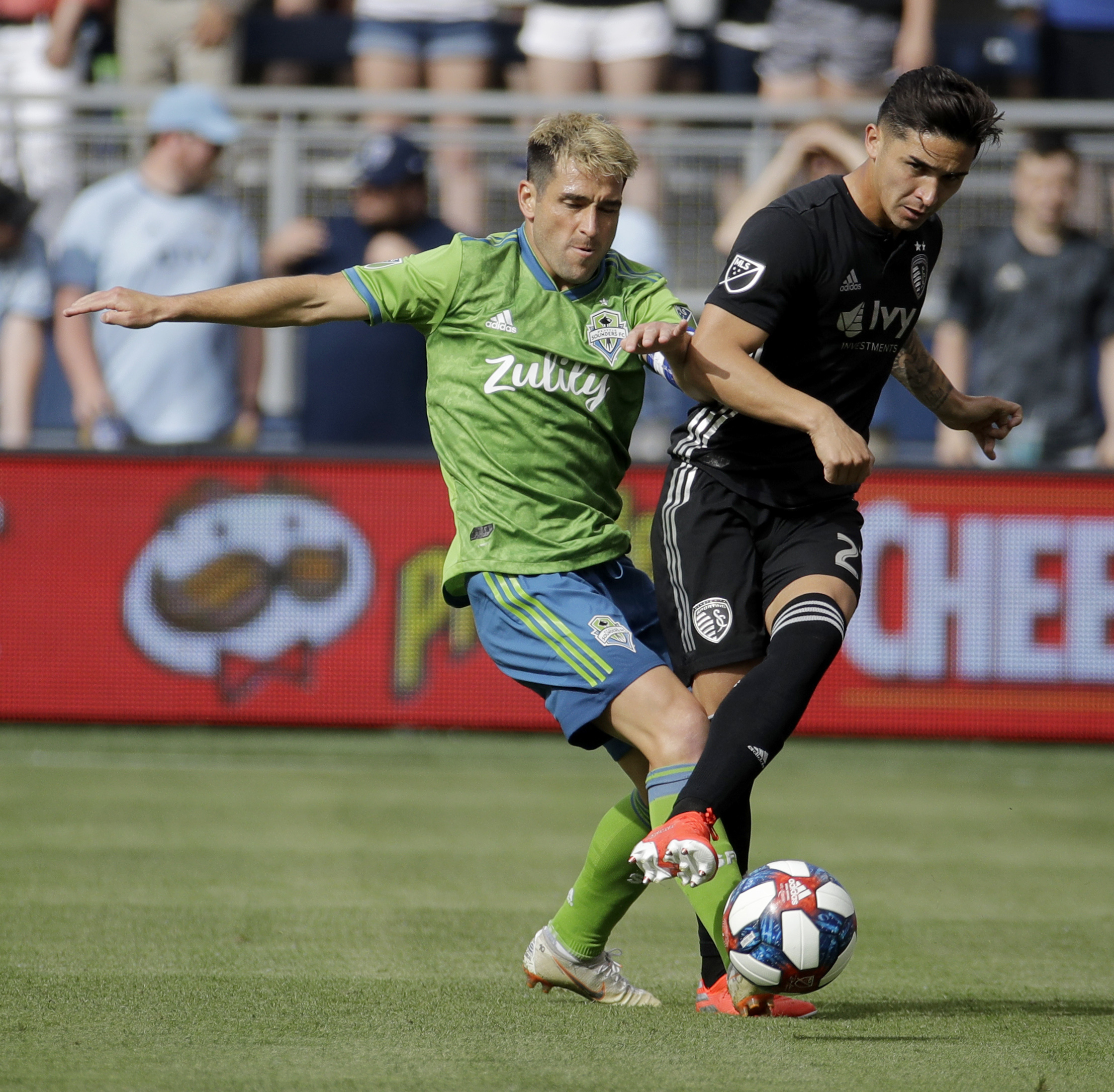 Russell's hat trick helps Sporting beat Sounders, snap skid