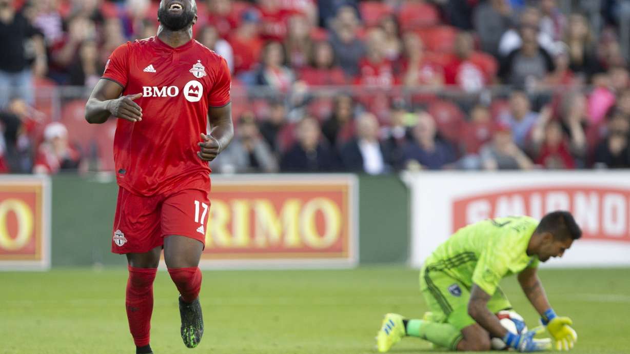 Wondolowski scores 149th, 150th goals; Earthquakes win