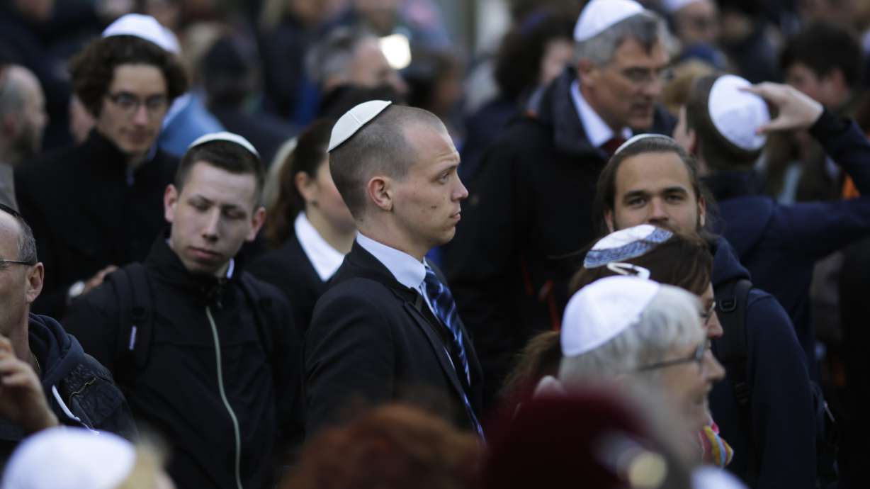 Germany commits to ensuring security for Jews with skullcaps