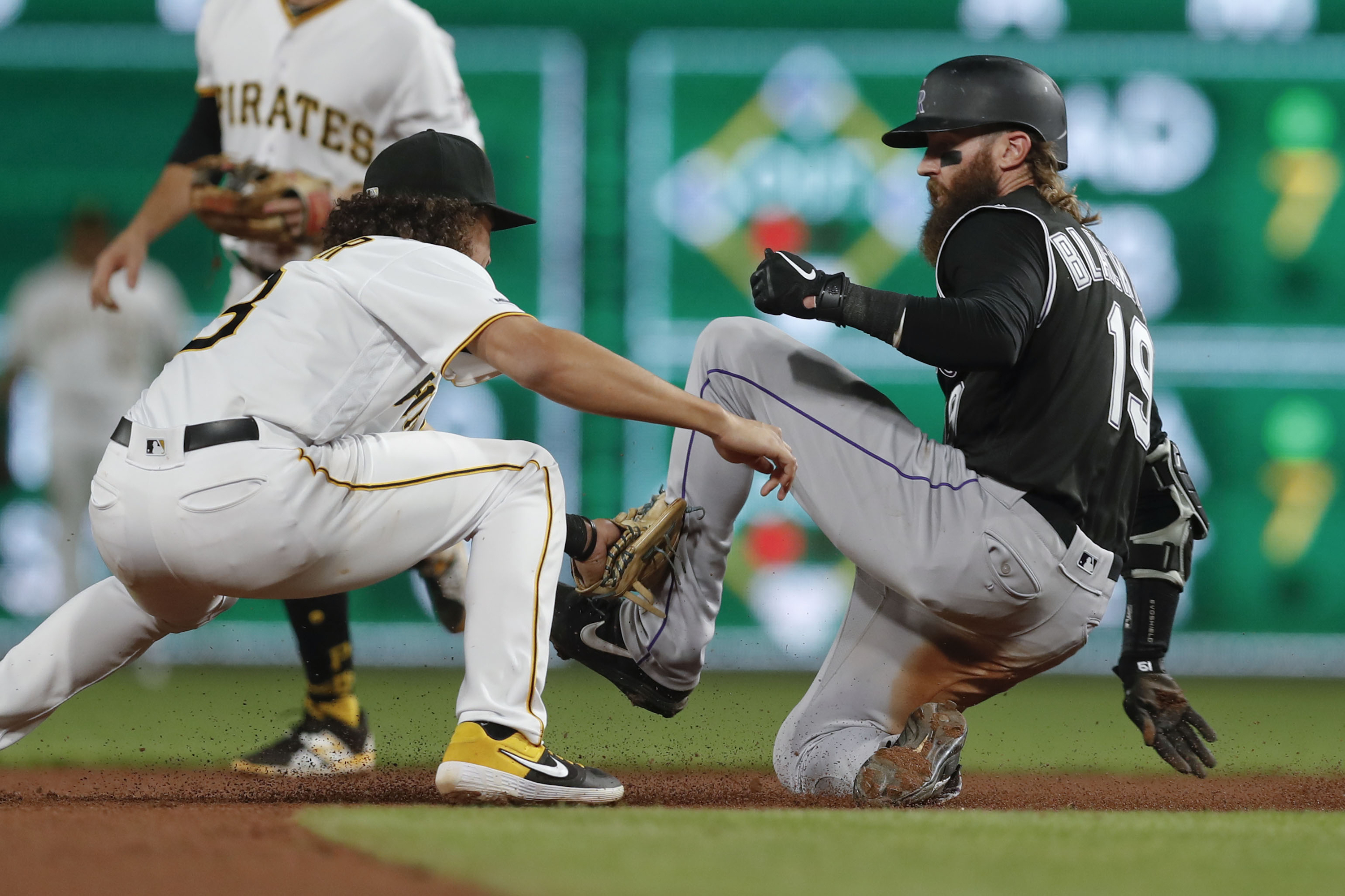 Blackmon heads to injured list with strained right calf