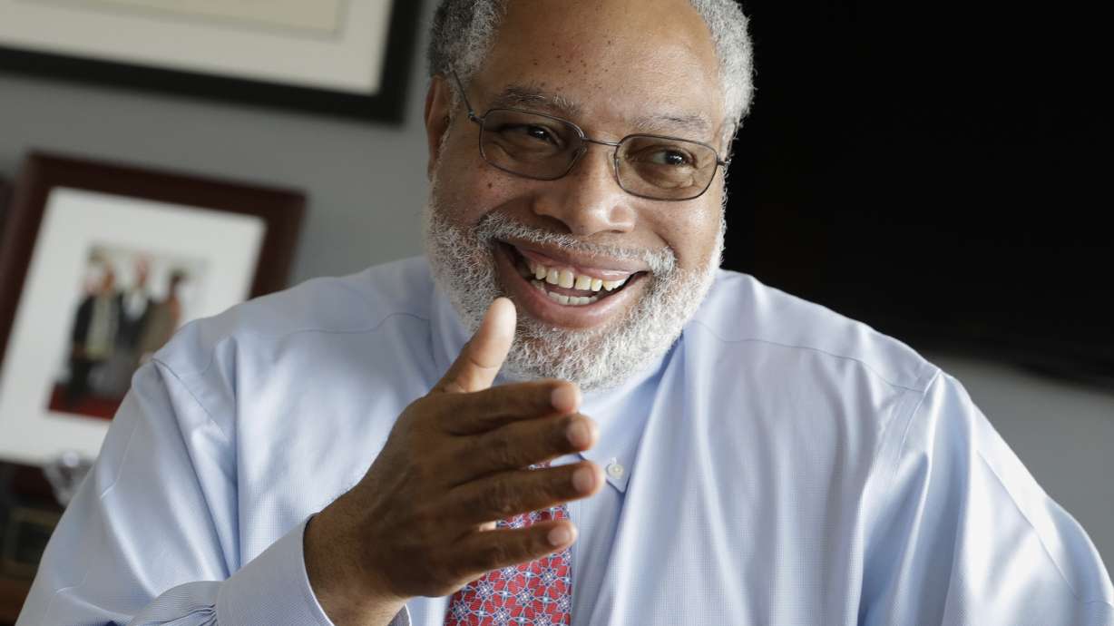 Lonnie Bunch to become new Smithsonian Institution leader
