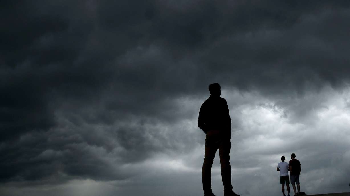 Severe weather forecasts continue as Ohio, Kansas, clean up